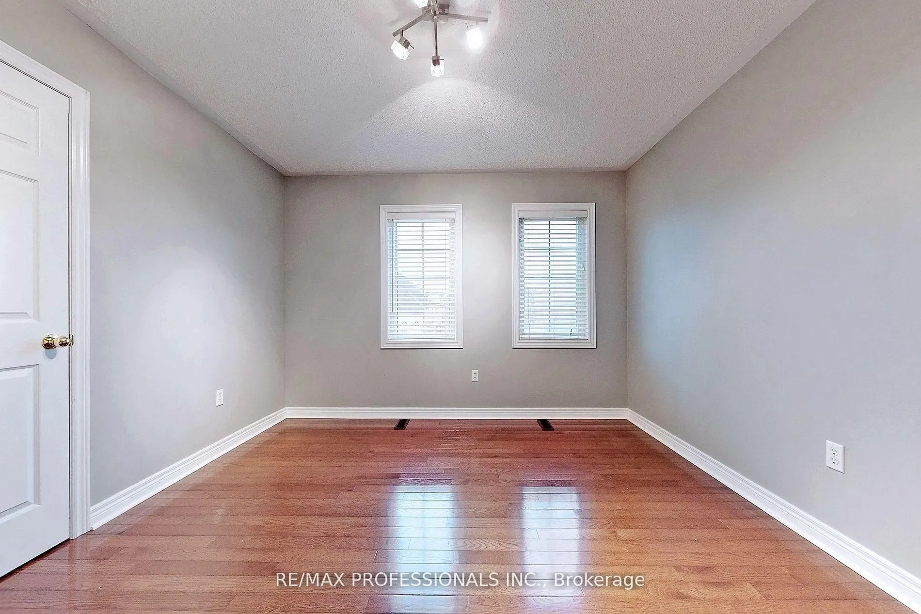 Photo 17 of Unit Upper Unit, 35 Perkins Drive, Brampton, Northwest Sandalwood Parkway — HOMEH