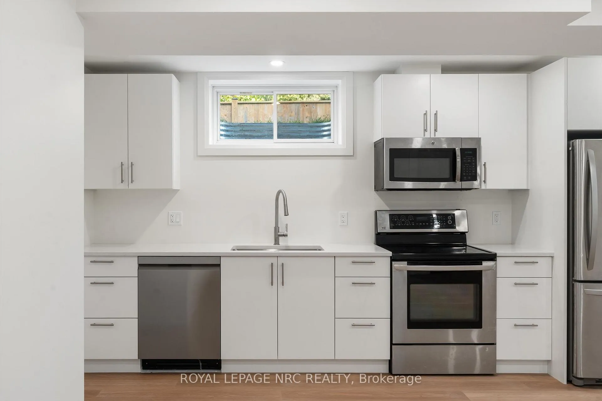 Photo 2 of Unit 2 (LOWER), 7619 Mulhern Road, Niagara Falls, Ascot — HOMEH