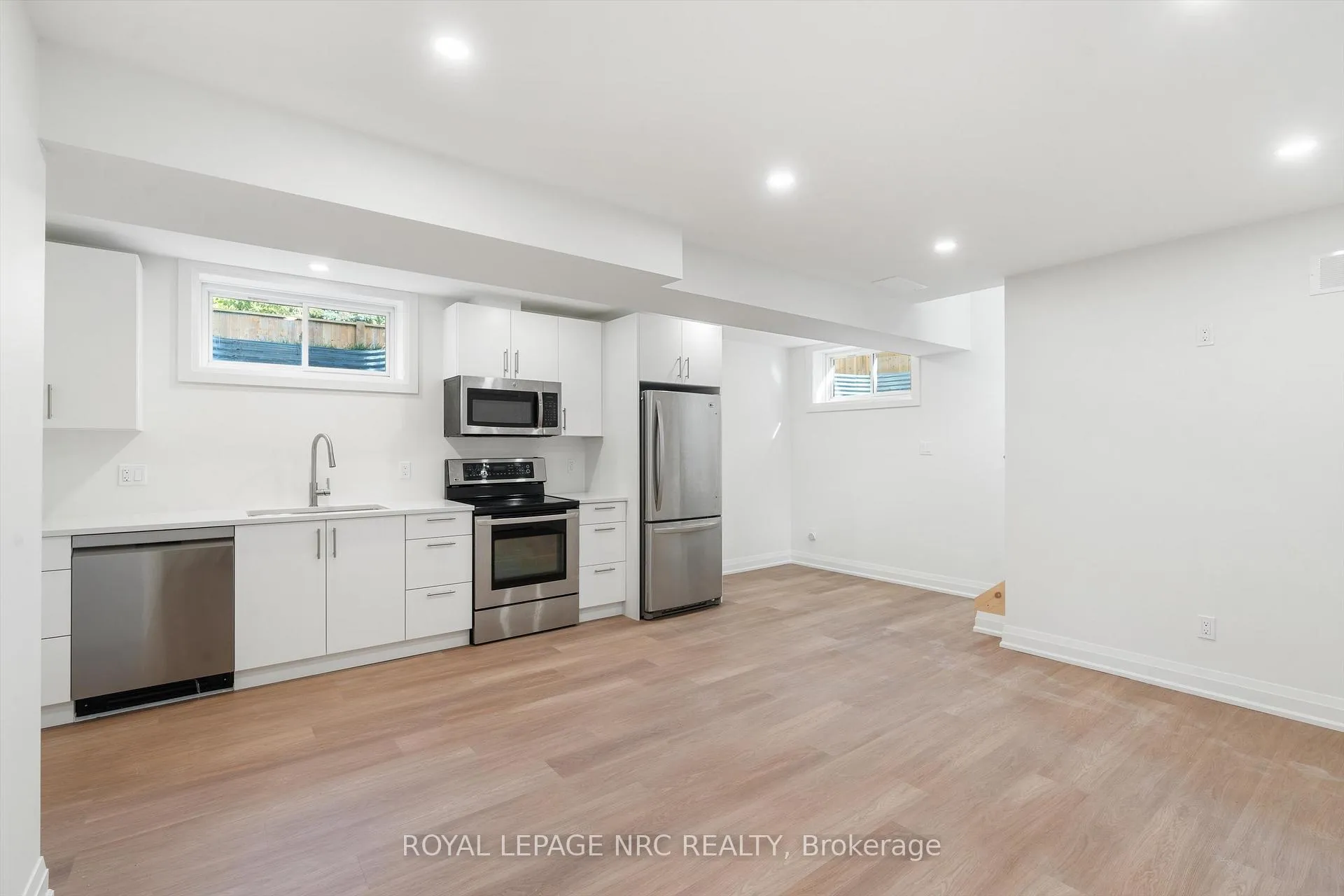 Photo 3 of Unit 2 (LOWER), 7619 Mulhern Road, Niagara Falls, Ascot — HOMEH