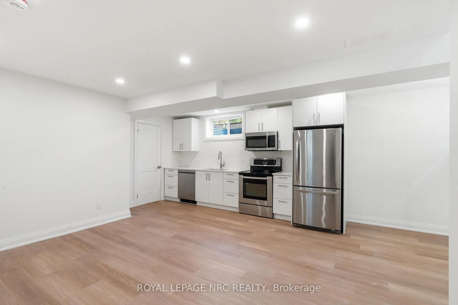 Photo 4 of Unit 2 (LOWER), 7619 Mulhern Road, Niagara Falls, Ascot — HOMEH