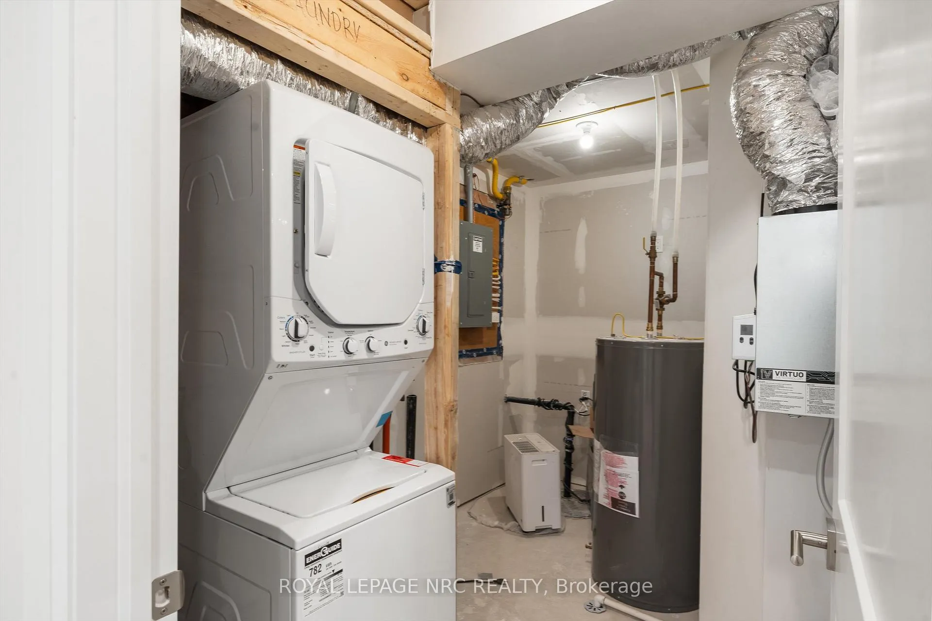 Photo 8 of Unit 2 (LOWER), 7619 Mulhern Road, Niagara Falls, Ascot — HOMEH