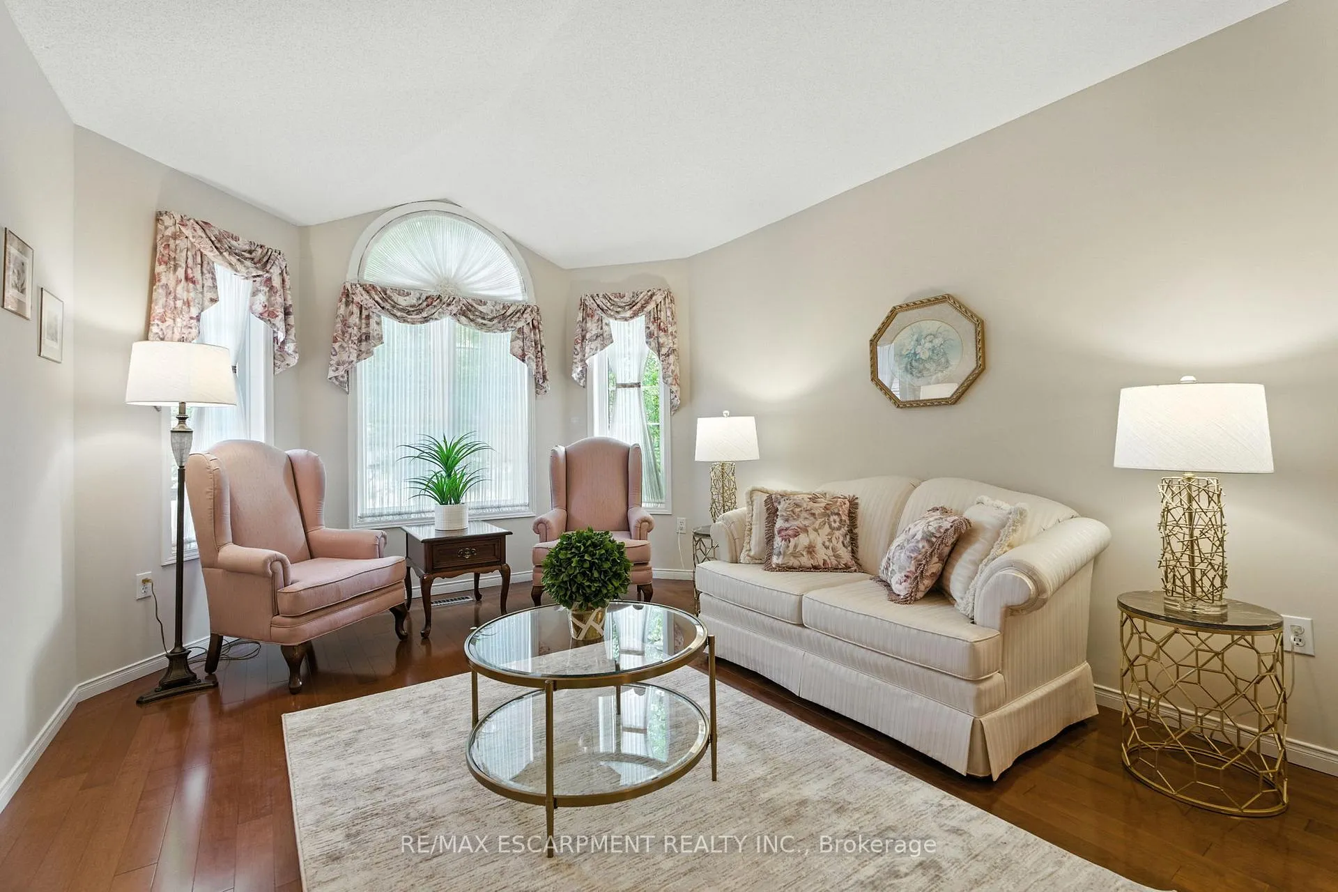 Photo 4 of 18 Naples Boulevard, Hamilton, Rymal — HOMEH