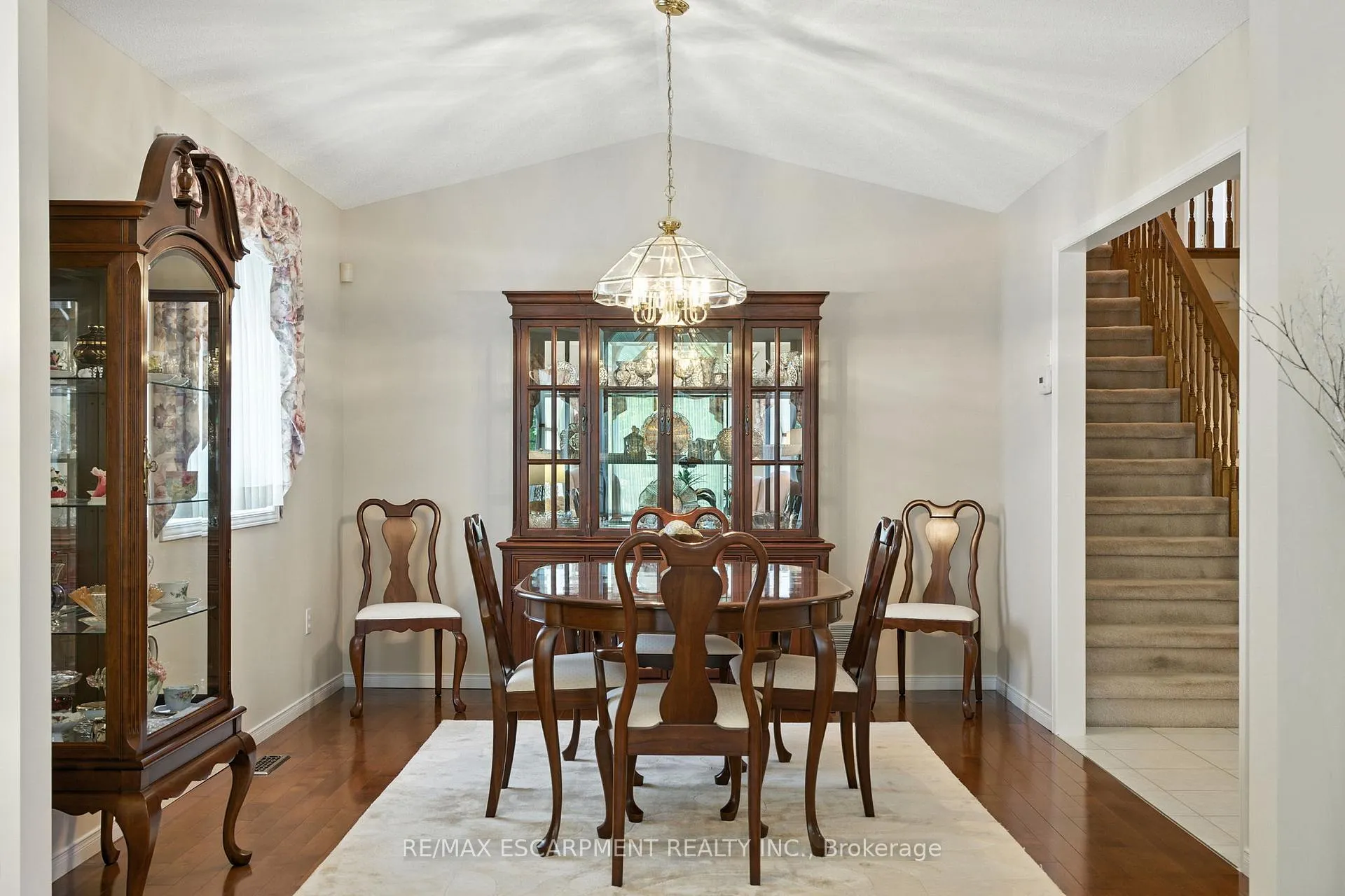 Photo 6 of 18 Naples Boulevard, Hamilton, Rymal — HOMEH
