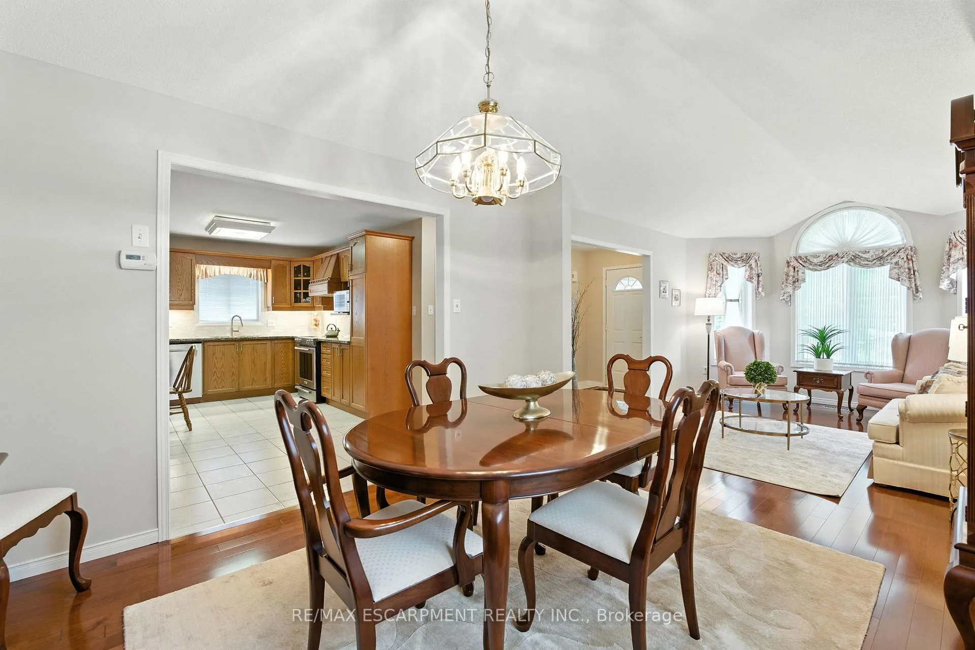 Photo 7 of 18 Naples Boulevard, Hamilton, Rymal — HOMEH