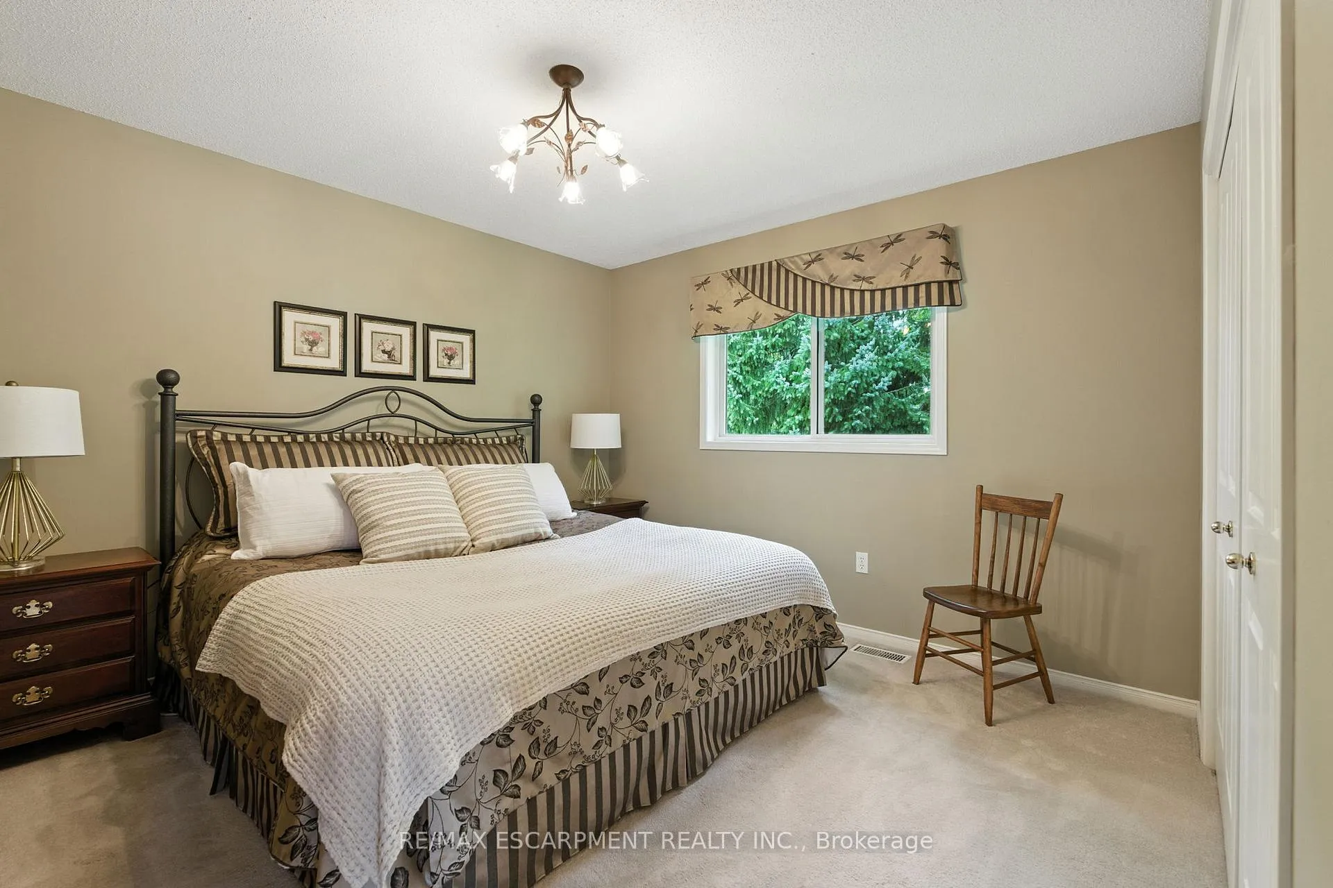 Photo 24 of 18 Naples Boulevard, Hamilton, Rymal — HOMEH