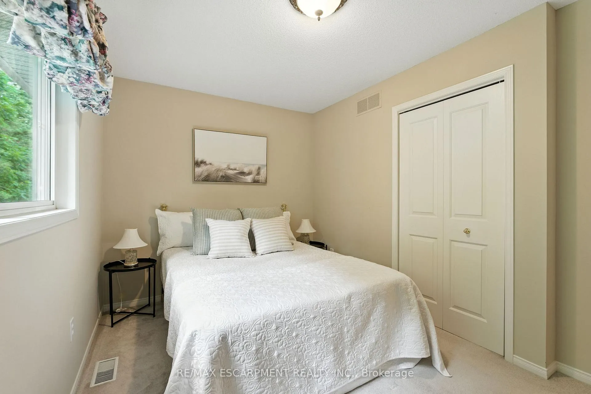 Photo 30 of 18 Naples Boulevard, Hamilton, Rymal — HOMEH