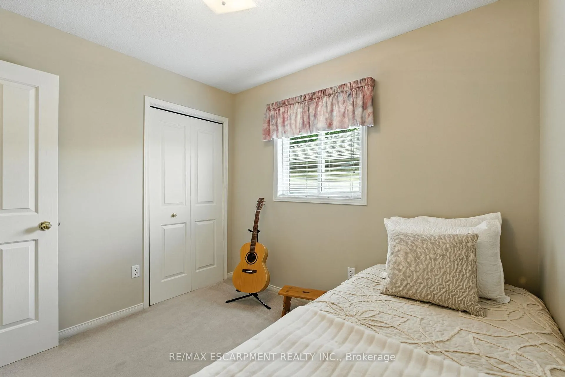 Photo 32 of 18 Naples Boulevard, Hamilton, Rymal — HOMEH