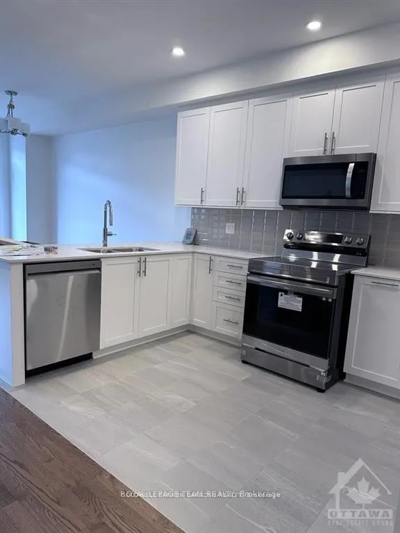 Photo 6 of 304 Makobe Lane N, Ottawa, Riverside South/Gloucester Glen — HOMEH