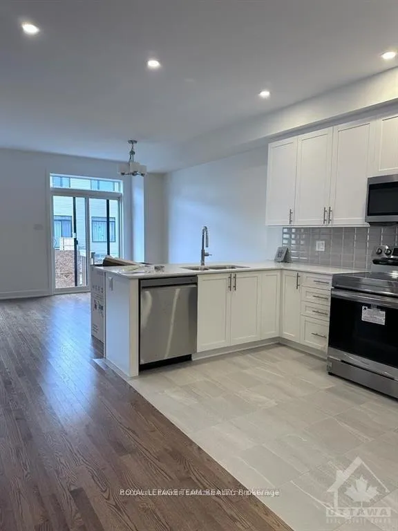 Photo 7 of 304 Makobe Lane N, Ottawa, Riverside South/Gloucester Glen — HOMEH