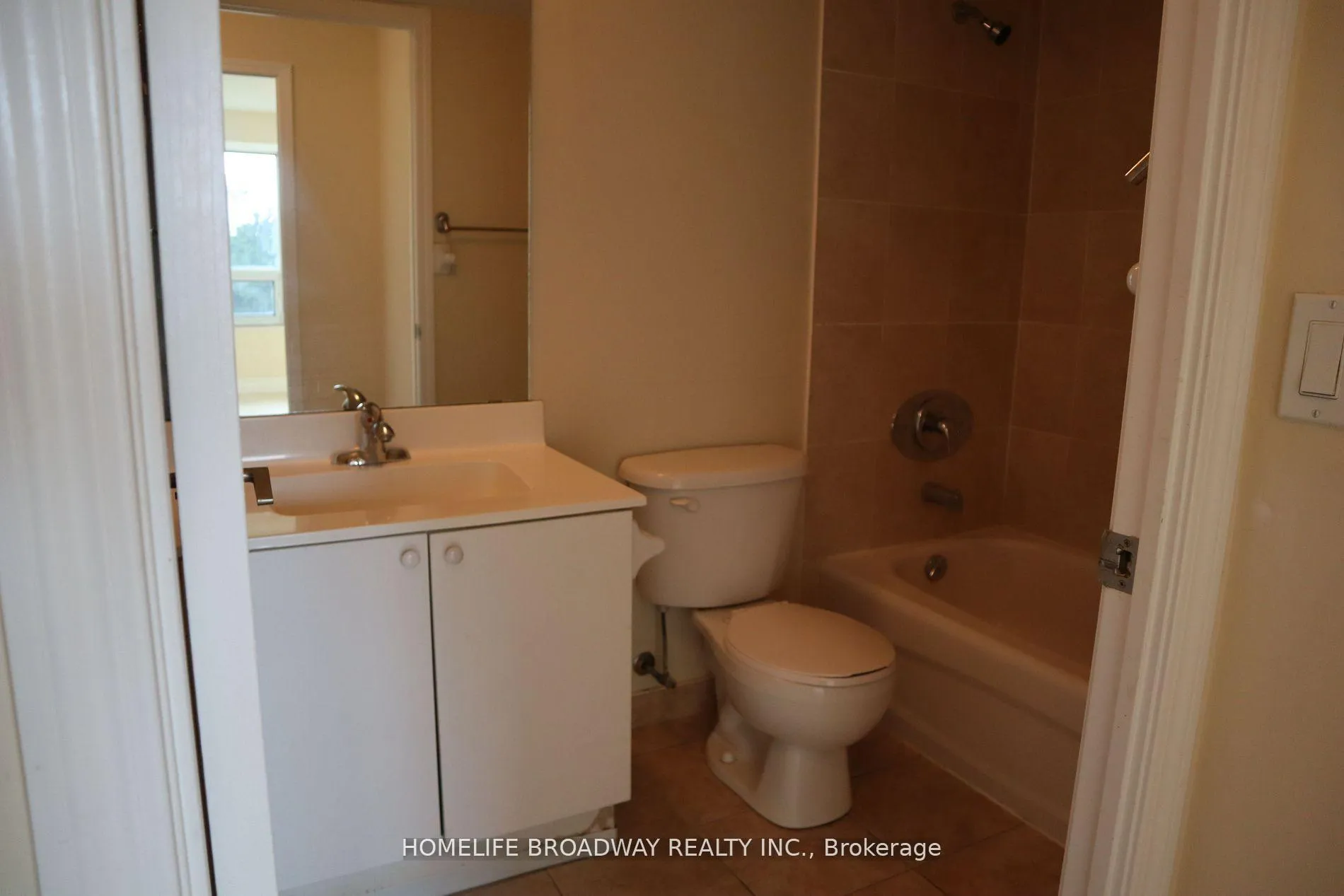 Photo 5 of Unit 206, 75 South Town Centre Boulevard, Markham, Unionville — HOMEH