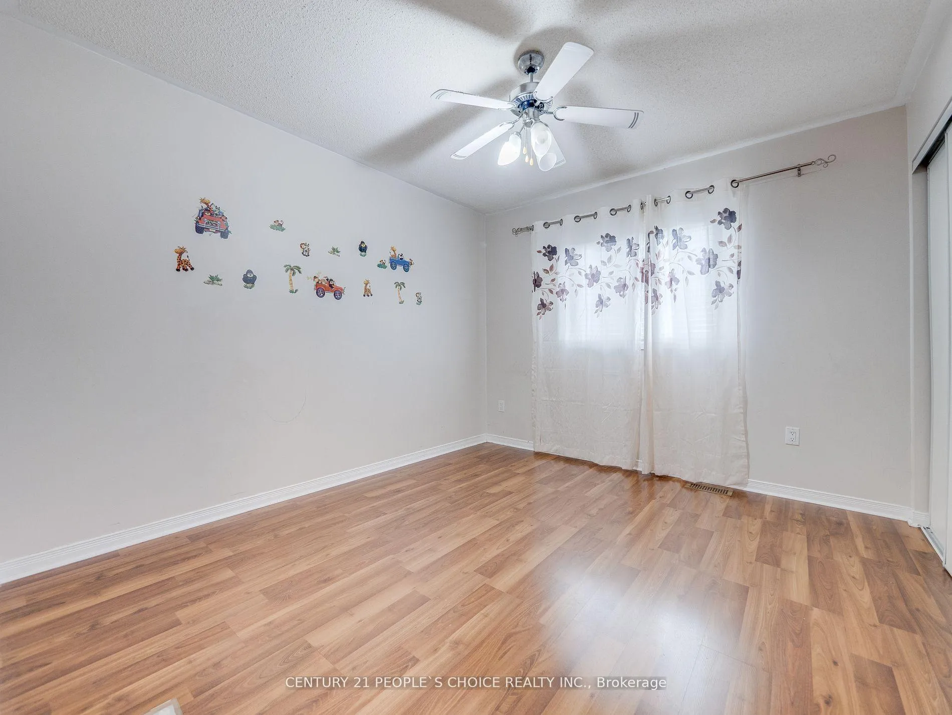 Photo 29 of 37 Giraffe Avenue, Brampton, Sandringham-Wellington — HOMEH