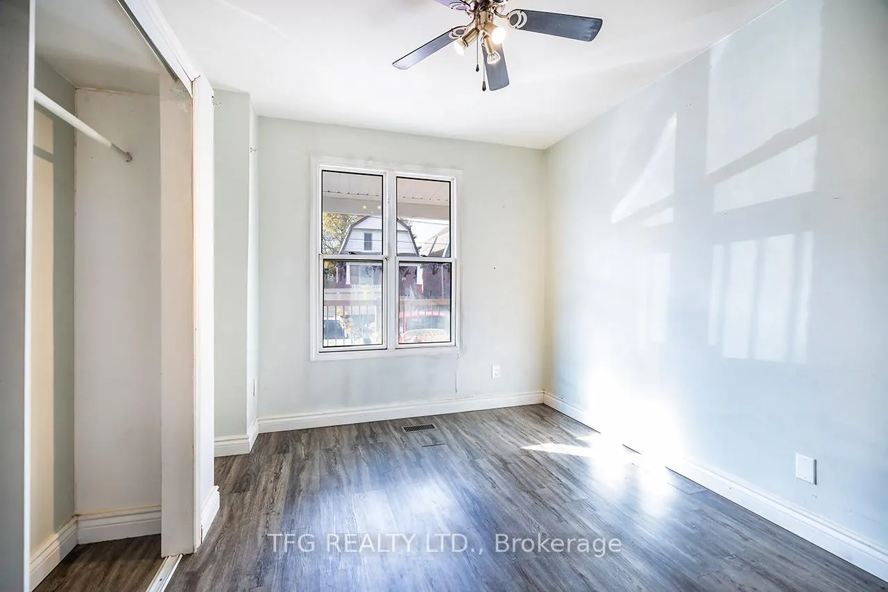 Photo 3 of Unit Mainfloor, 283 Jarvis Street, Oshawa, O'Neill — HOMEH