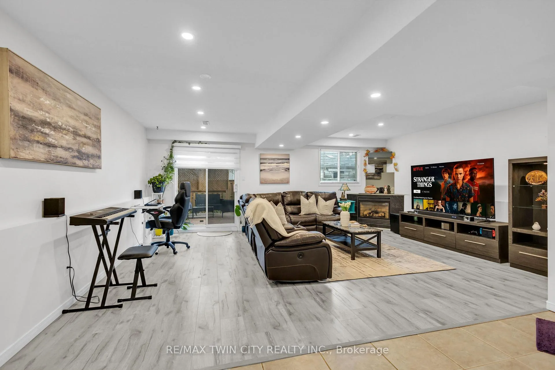 Photo 11 of 9 Bush Clover Crescent, Kitchener — HOMEH