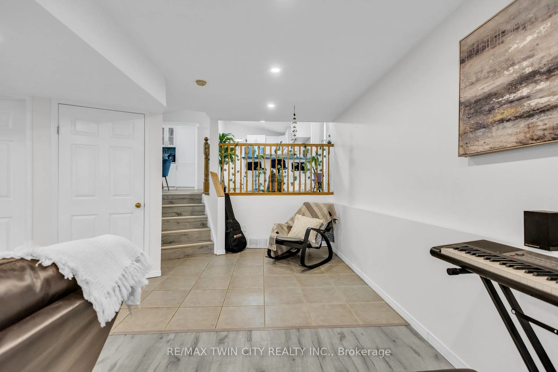 Photo 12 of 9 Bush Clover Crescent, Kitchener — HOMEH