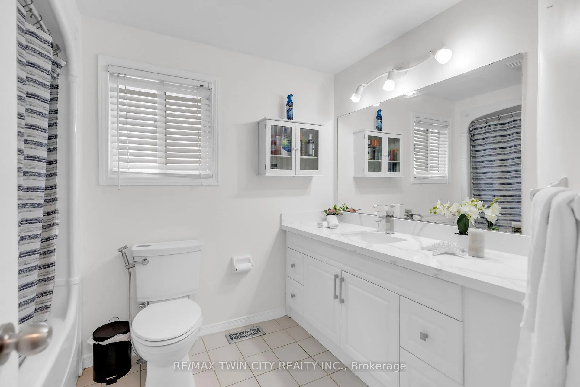 Photo 18 of 9 Bush Clover Crescent, Kitchener — HOMEH