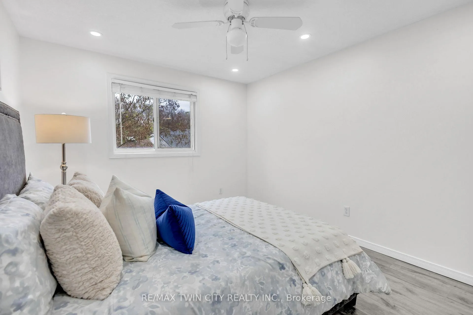 Photo 23 of 9 Bush Clover Crescent, Kitchener — HOMEH