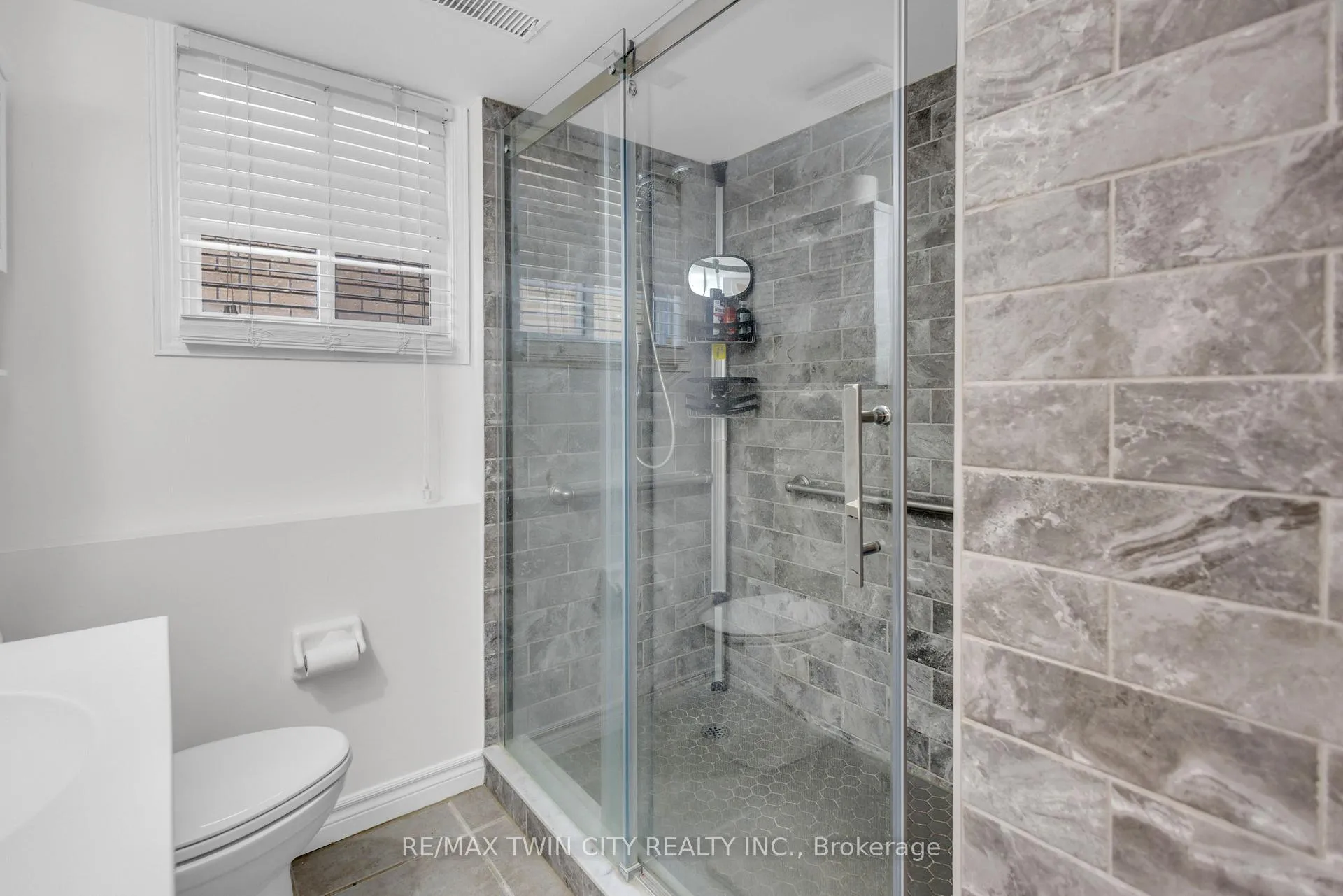 Photo 27 of 9 Bush Clover Crescent, Kitchener — HOMEH