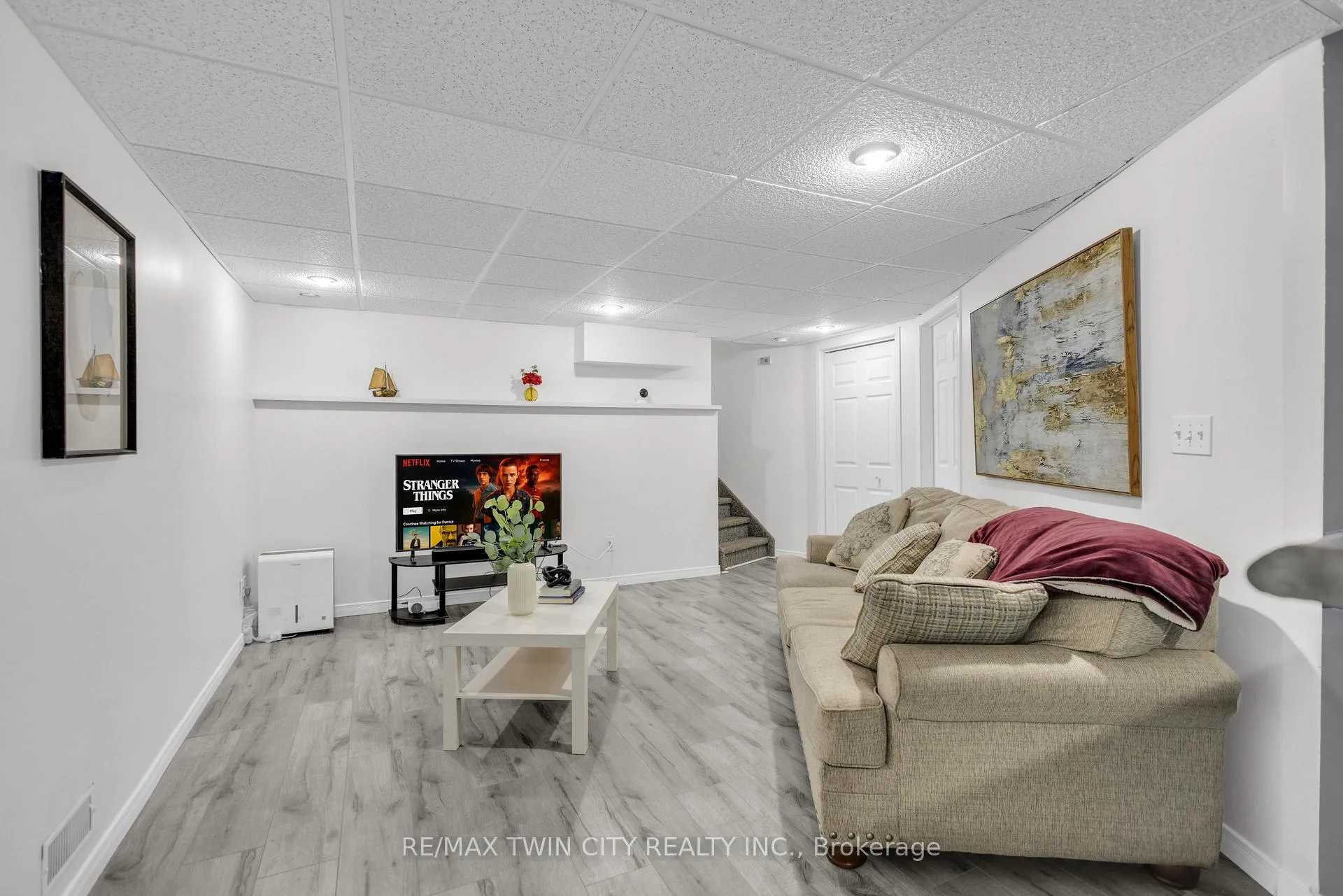 Photo 29 of 9 Bush Clover Crescent, Kitchener — HOMEH