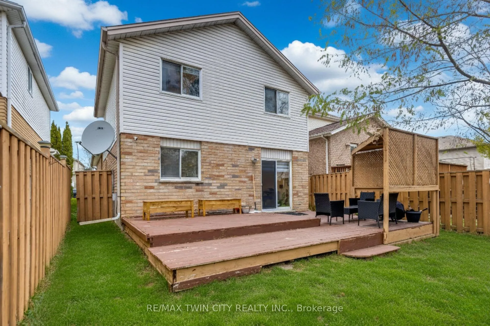 Photo 31 of 9 Bush Clover Crescent, Kitchener — HOMEH
