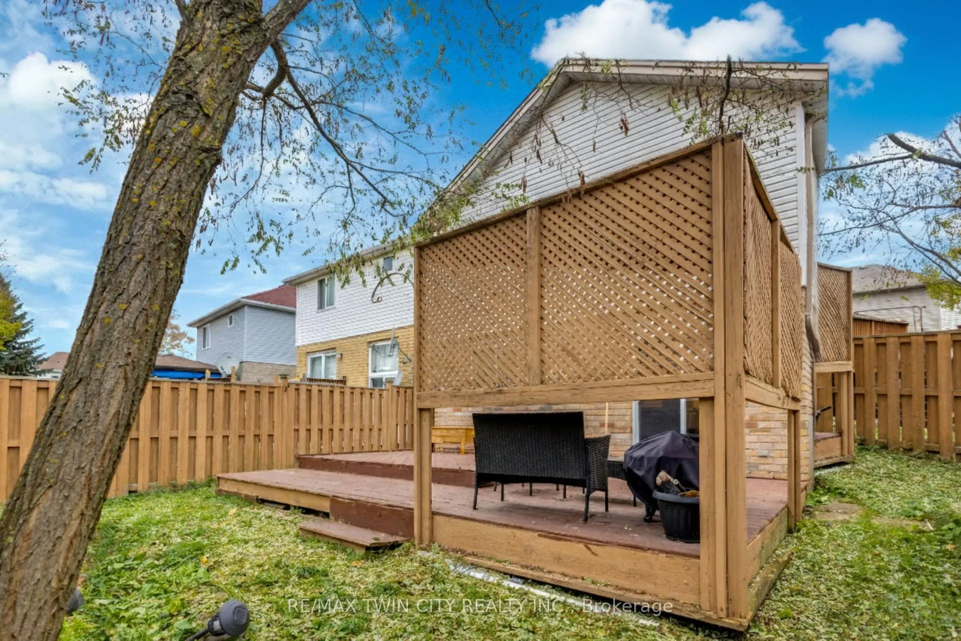 Photo 32 of 9 Bush Clover Crescent, Kitchener — HOMEH