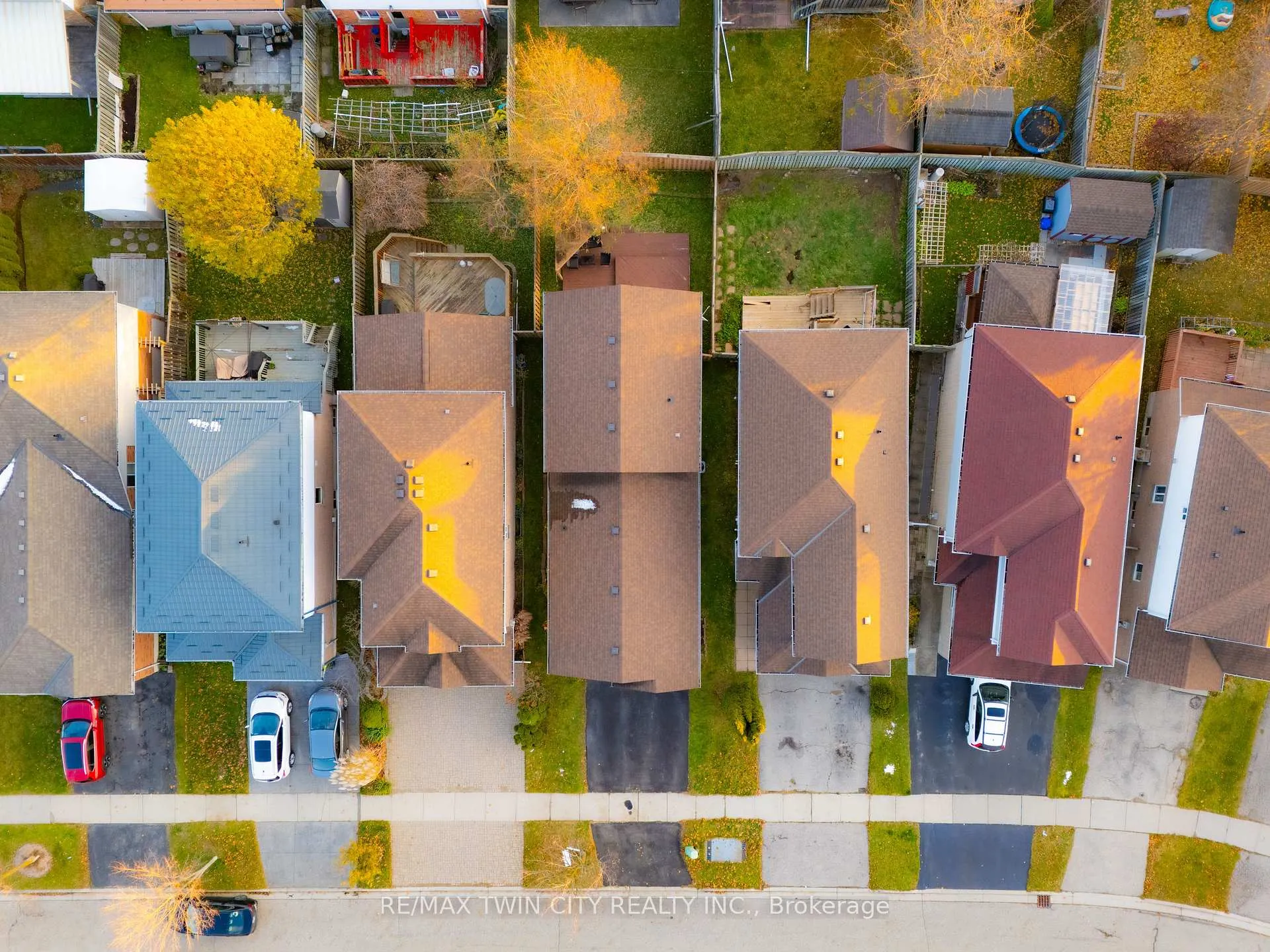 Photo 36 of 9 Bush Clover Crescent, Kitchener — HOMEH