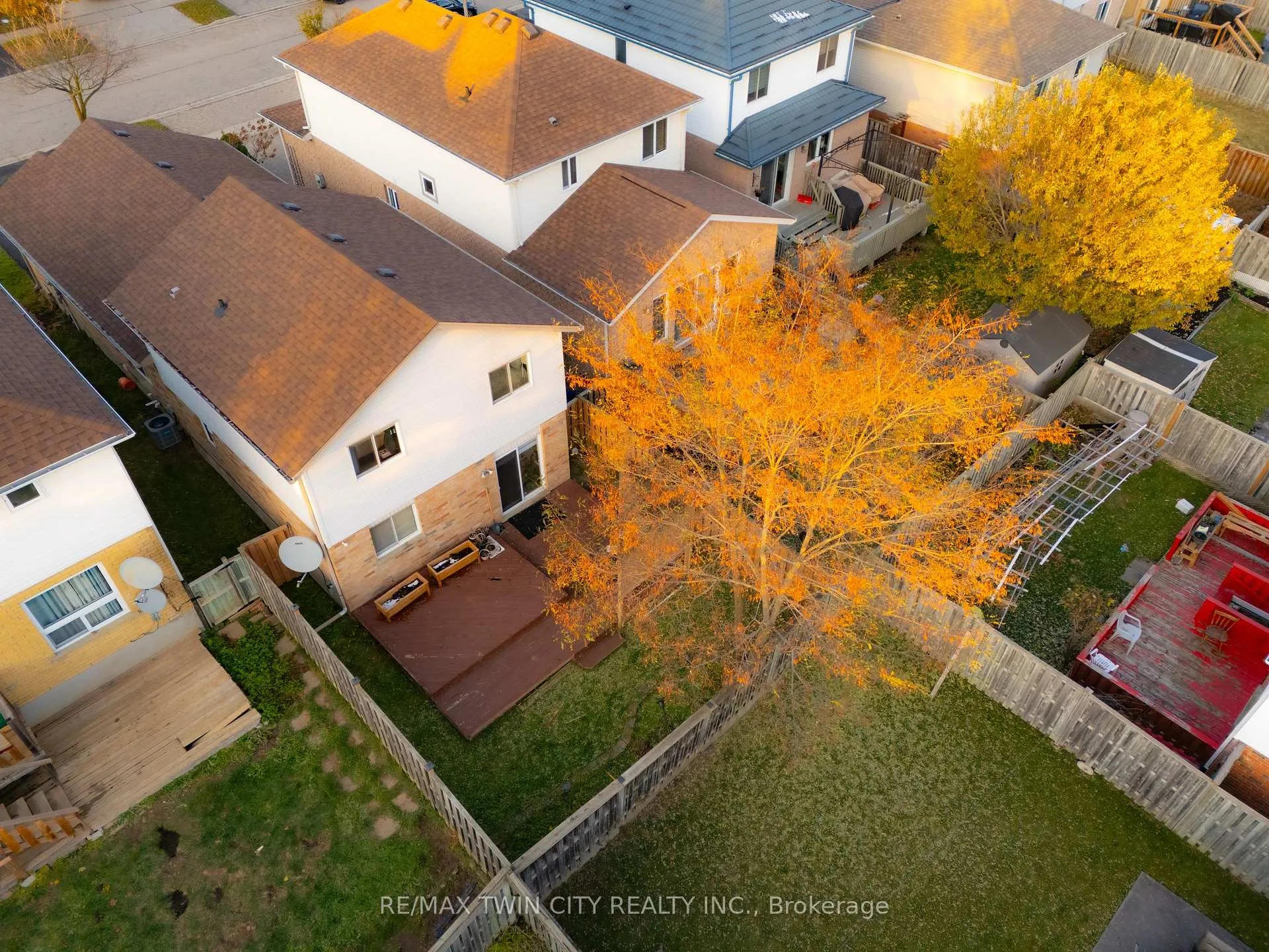 Photo 37 of 9 Bush Clover Crescent, Kitchener — HOMEH