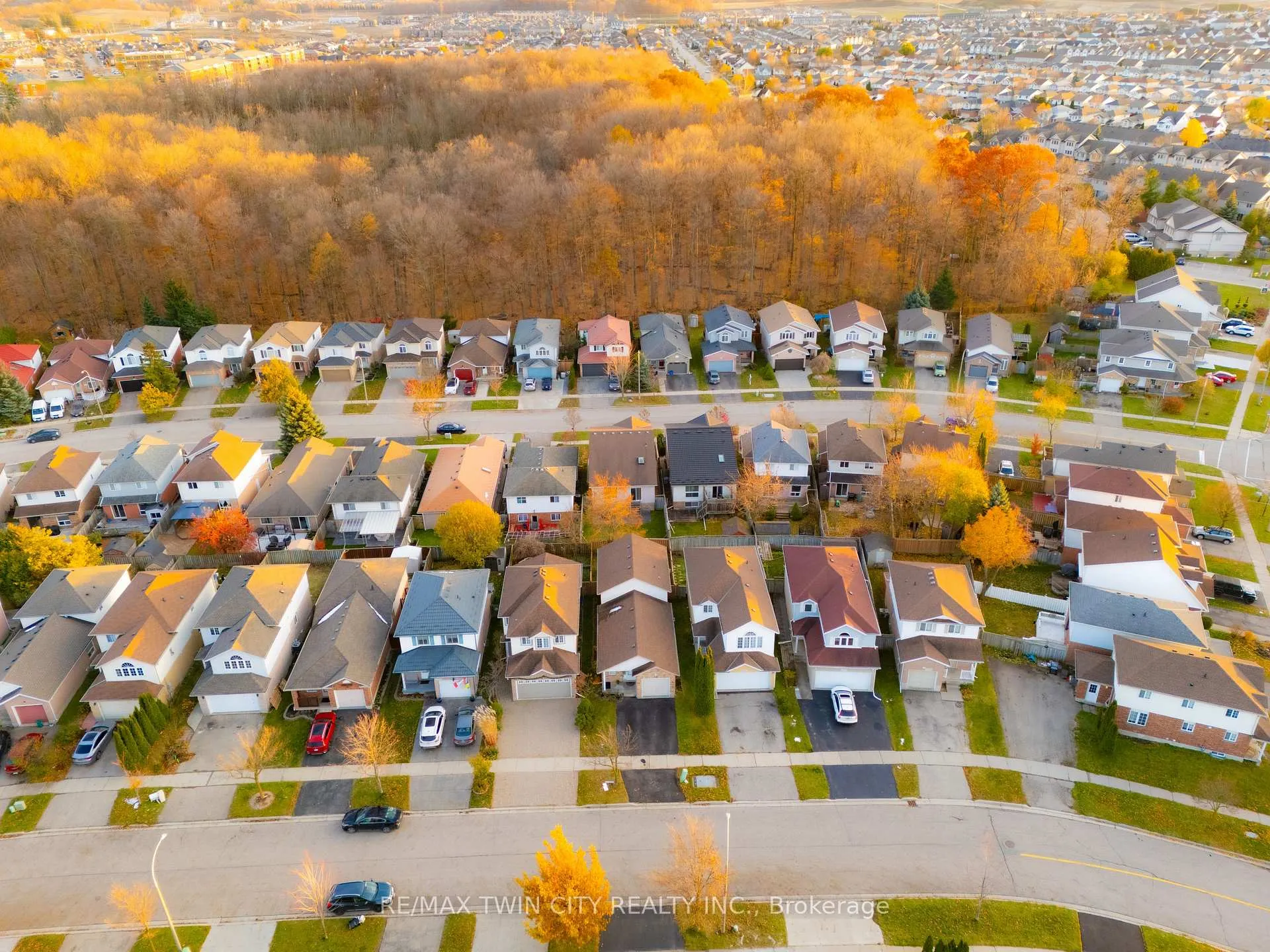 Photo 39 of 9 Bush Clover Crescent, Kitchener — HOMEH