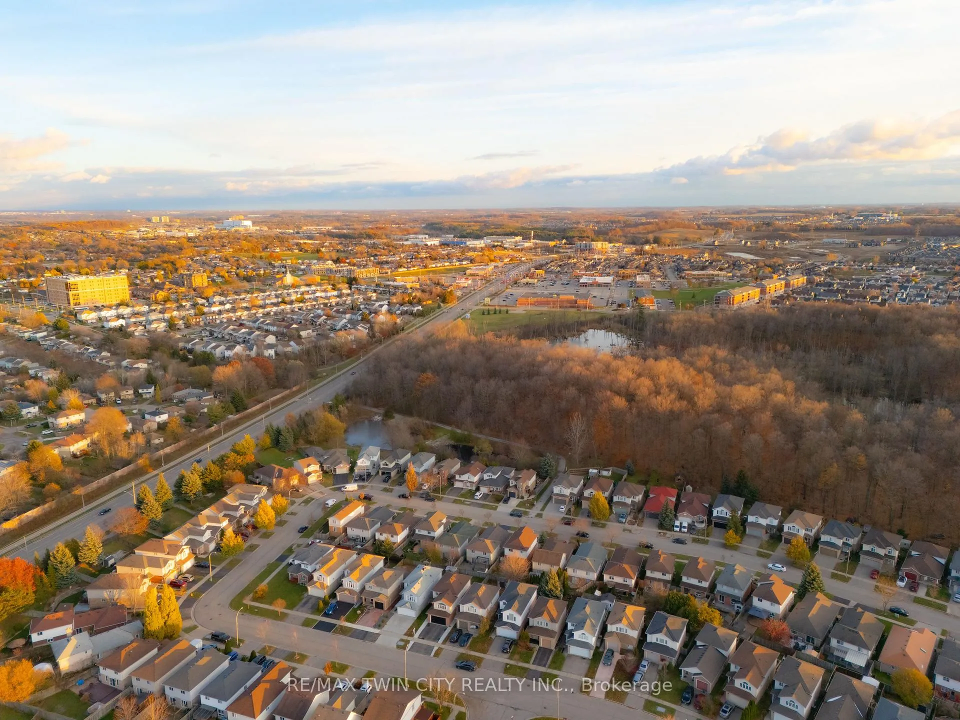 Photo 41 of 9 Bush Clover Crescent, Kitchener — HOMEH