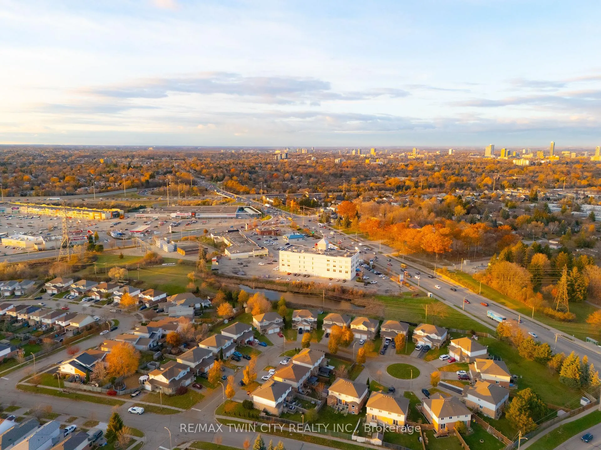 Photo 43 of 9 Bush Clover Crescent, Kitchener — HOMEH