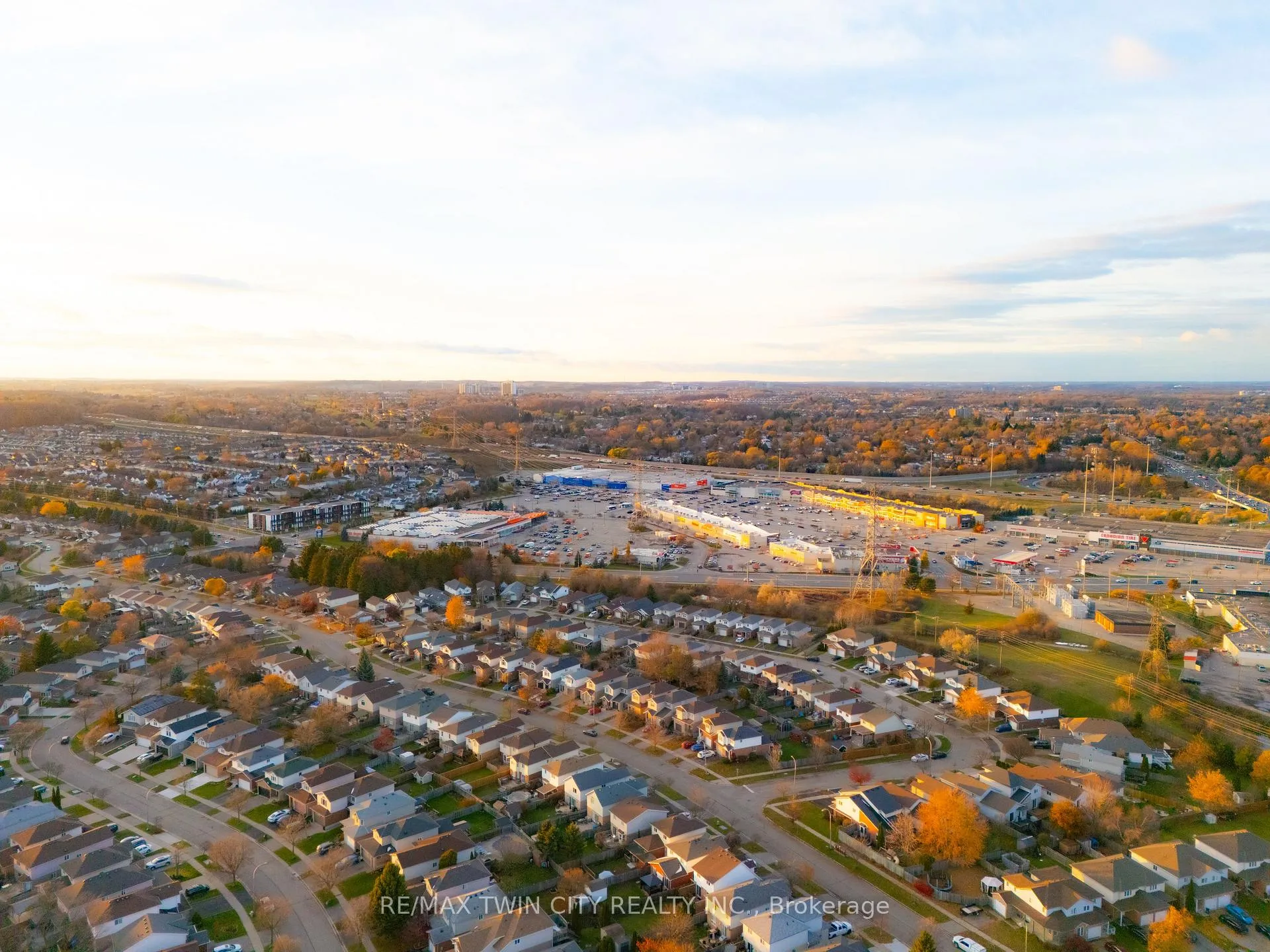 Photo 44 of 9 Bush Clover Crescent, Kitchener — HOMEH