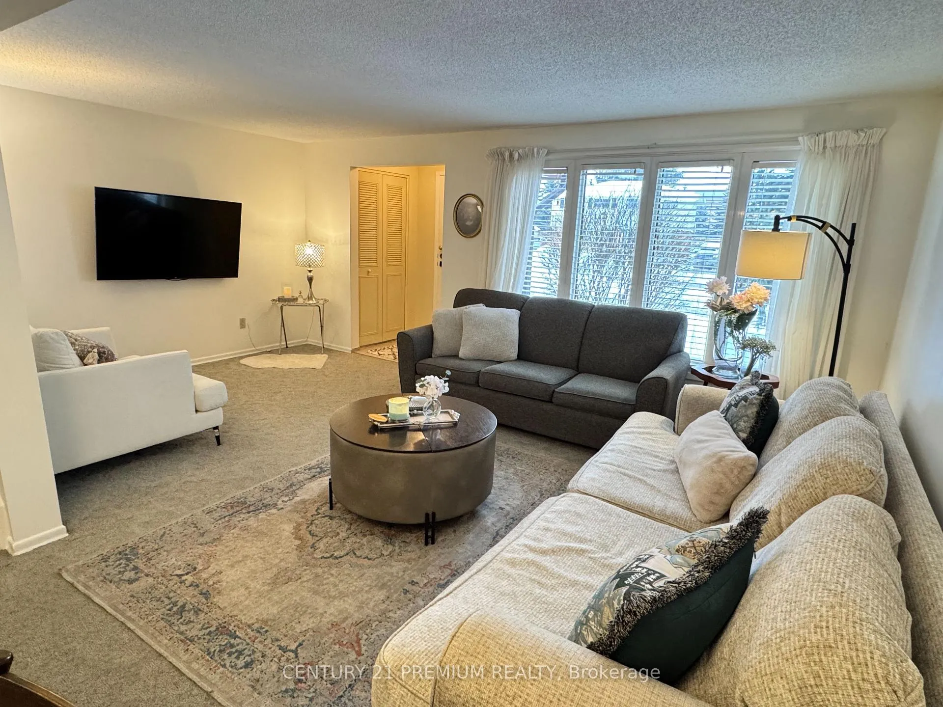 Photo 6 of Unit 3, 23 Flint Drive, Kitchener — HOMEH