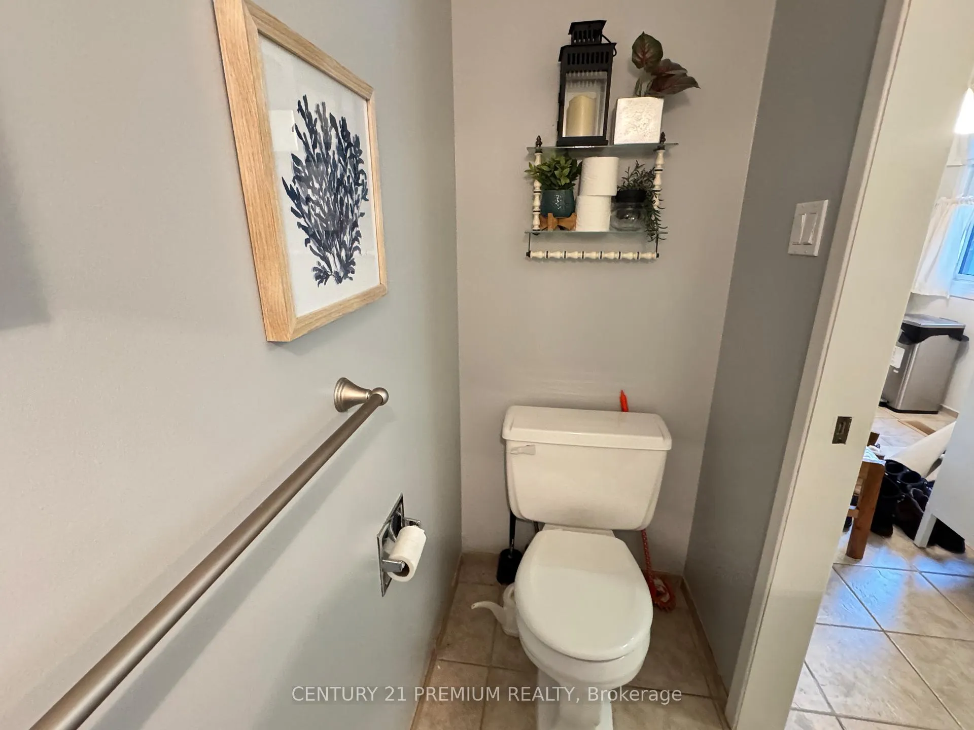 Photo 15 of Unit 3, 23 Flint Drive, Kitchener — HOMEH