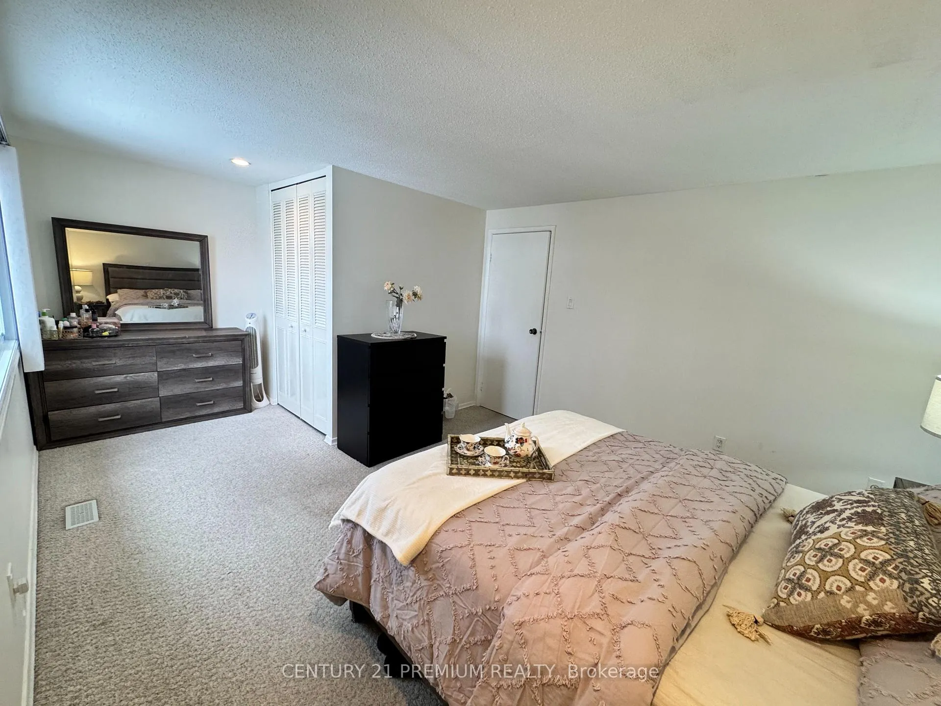 Photo 21 of Unit 3, 23 Flint Drive, Kitchener — HOMEH