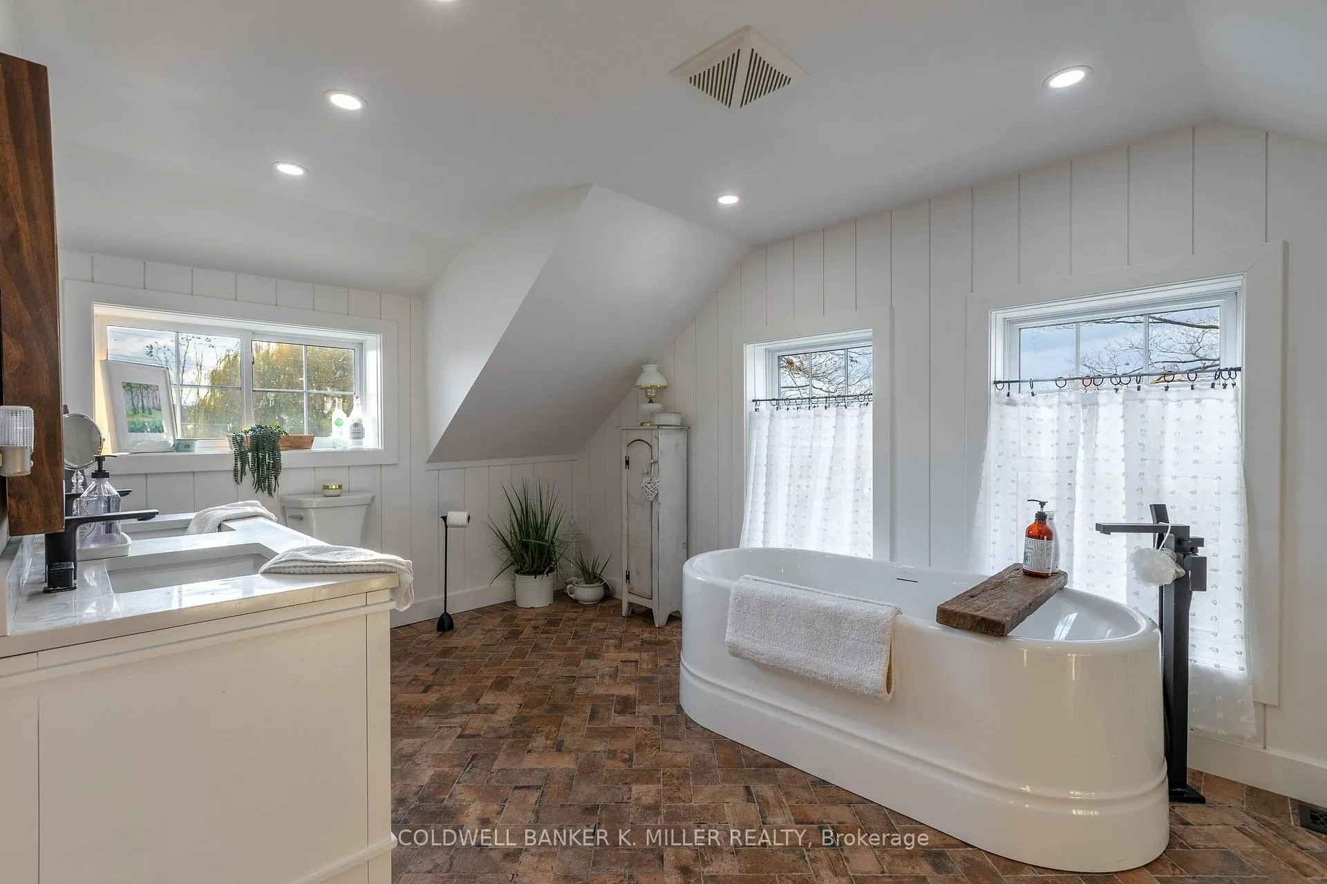 Photo 9 of 4028 River Road, Haldimand — HOMEH