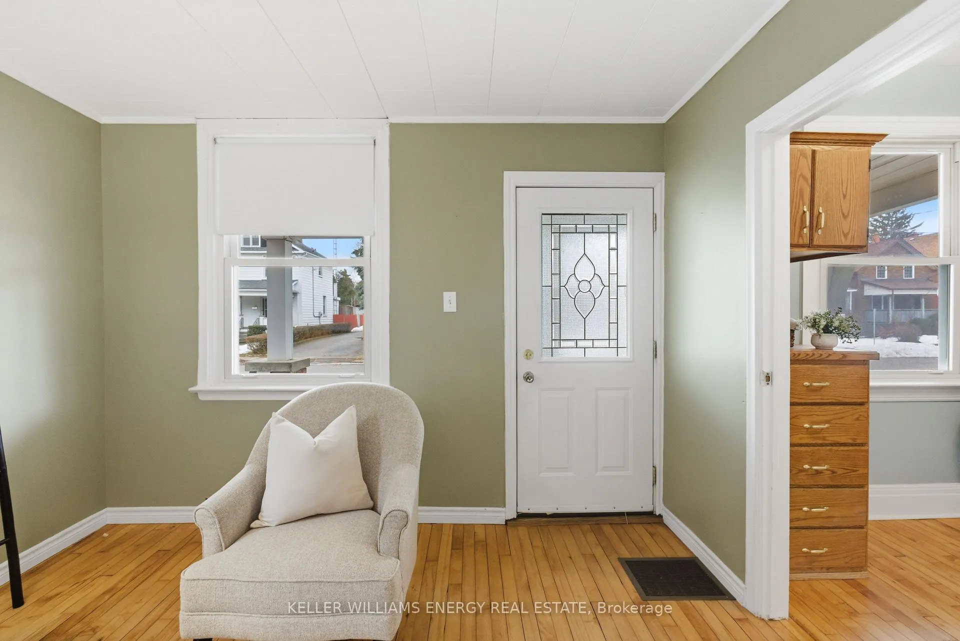 Photo 3 of 89 Burk Street, Oshawa, Vanier — HOMEH