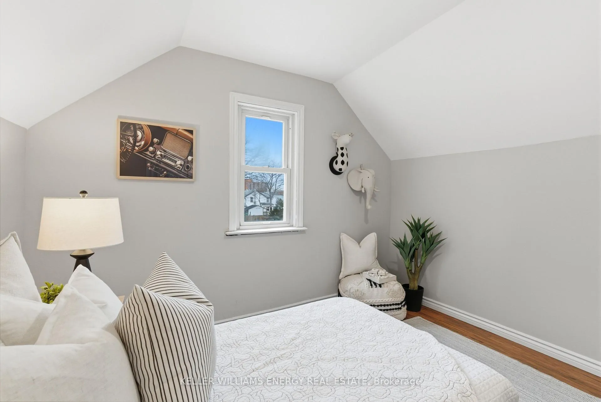 Photo 34 of 89 Burk Street, Oshawa, Vanier — HOMEH