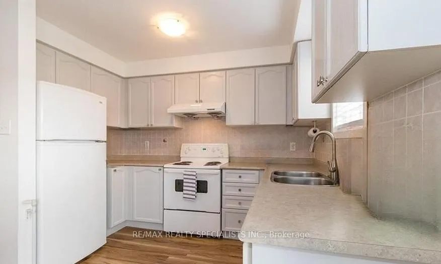 Photo 7 of 150 Sproule Drive, Barrie, Edgehill Drive — HOMEH