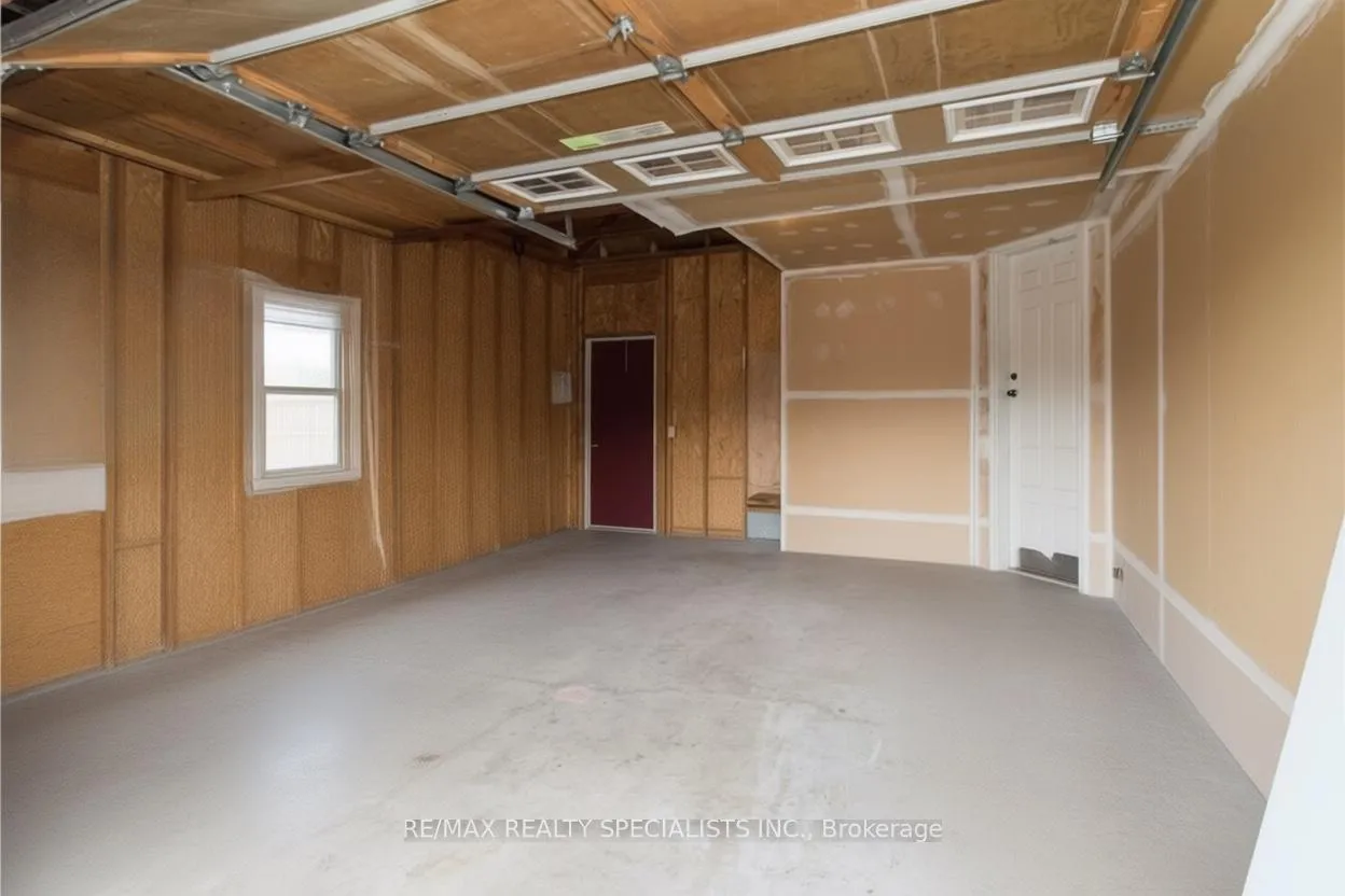 Photo 9 of 150 Sproule Drive, Barrie, Edgehill Drive — HOMEH