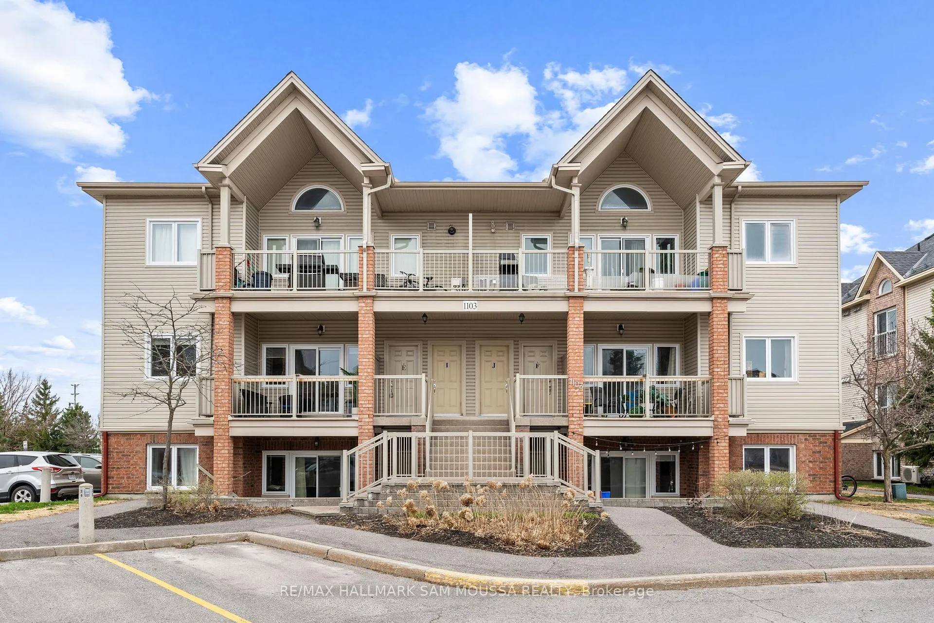 Front of Unit E, 1103 Stittsville Main Street E