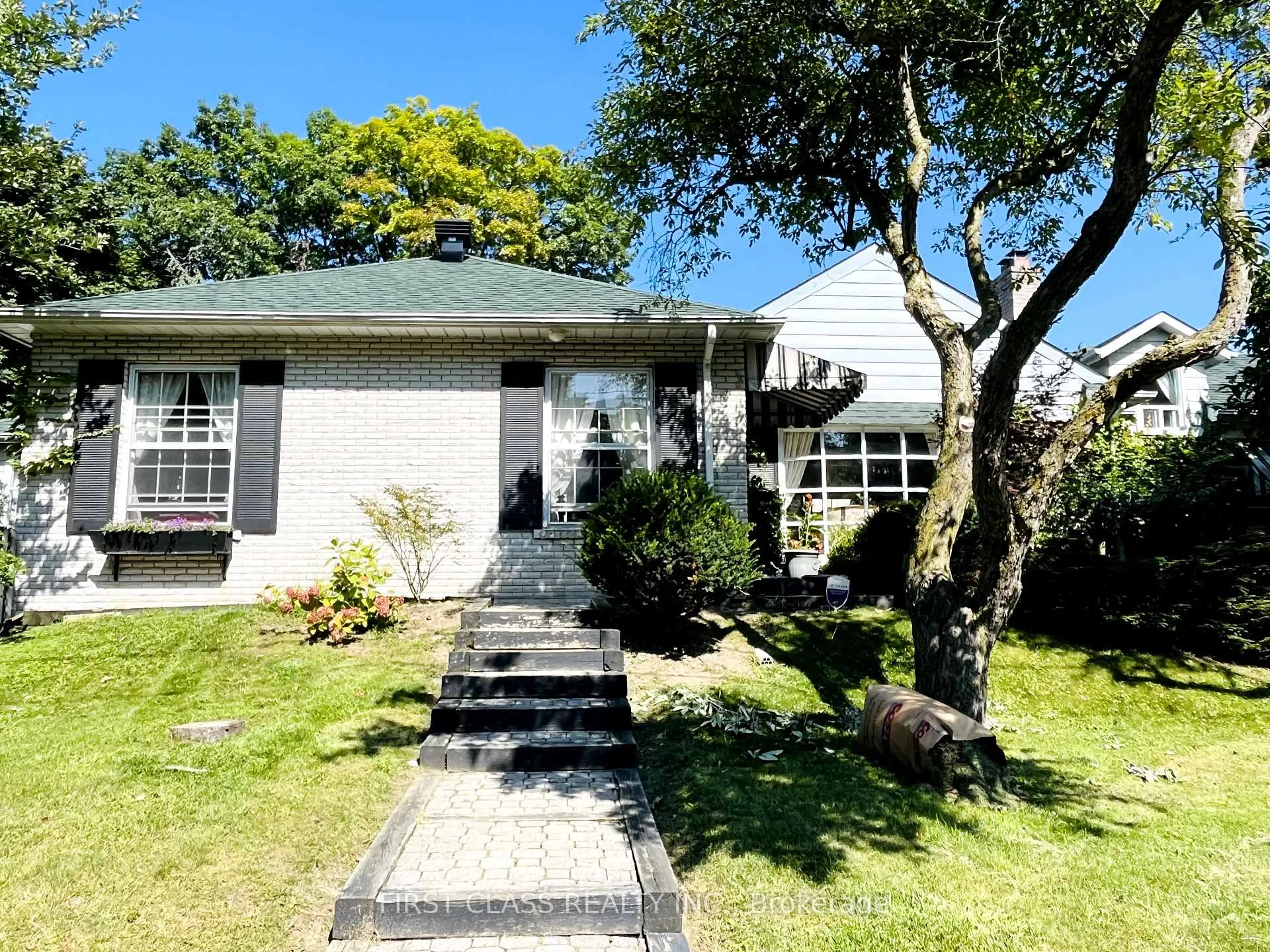 Front of 26 York Road