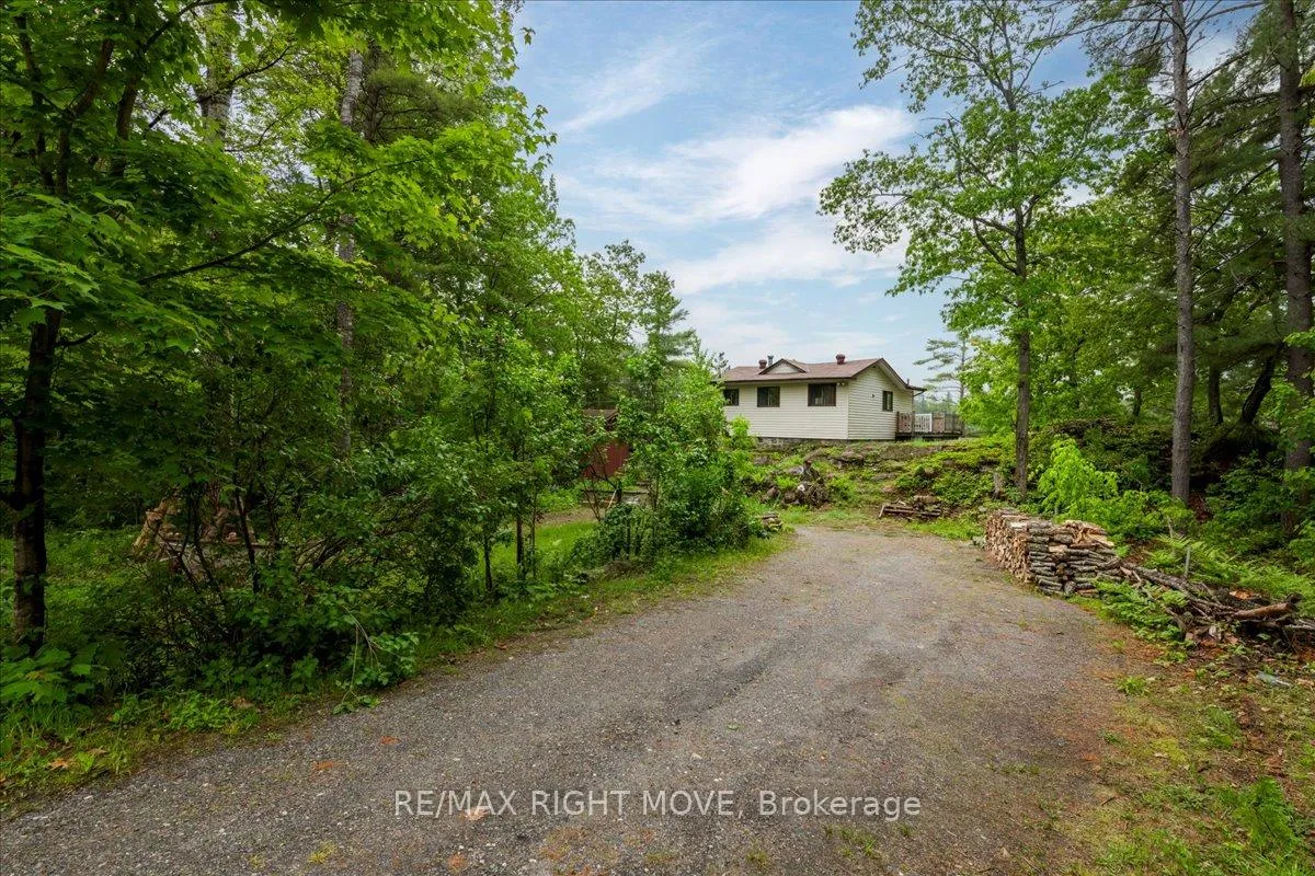 Photo 2 of 16-17 Loon Lake Road, Gravenhurst, Muskoka (S) — HOMEH