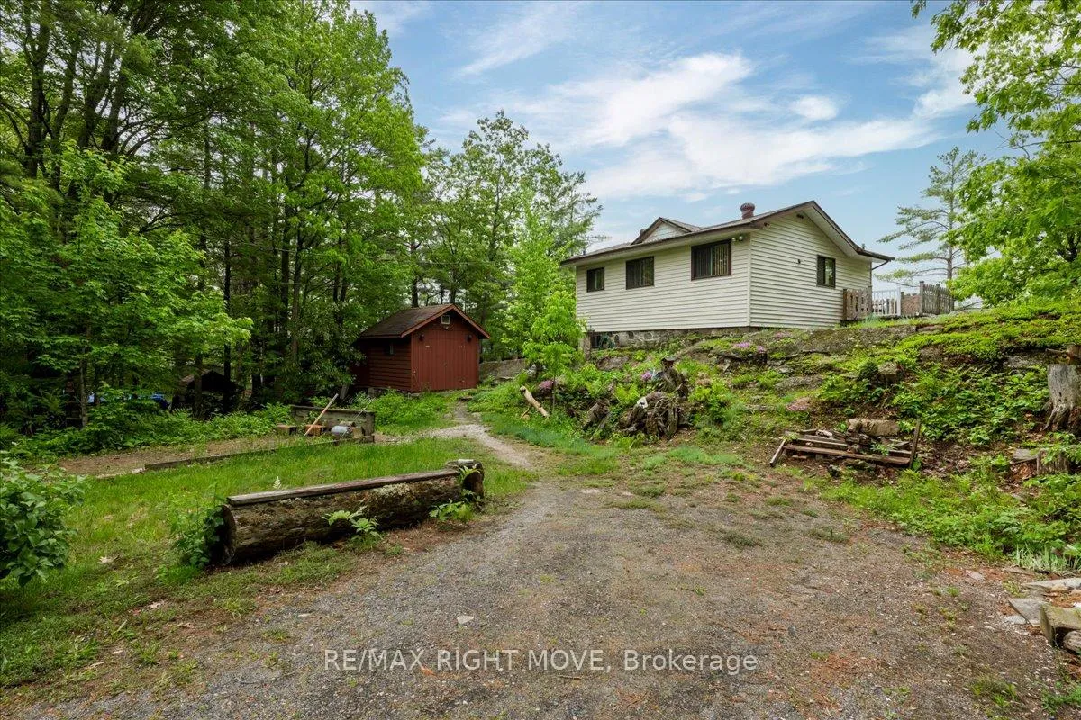 Photo 3 of 16-17 Loon Lake Road, Gravenhurst, Muskoka (S) — HOMEH
