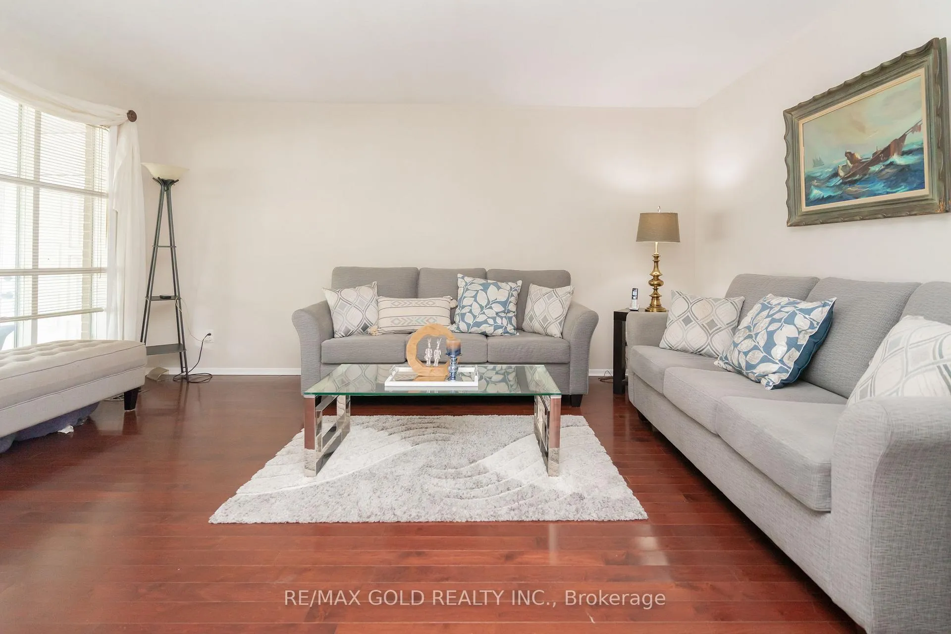Photo 10 of 16 Drury Crescent, Brampton, Southgate — HOMEH
