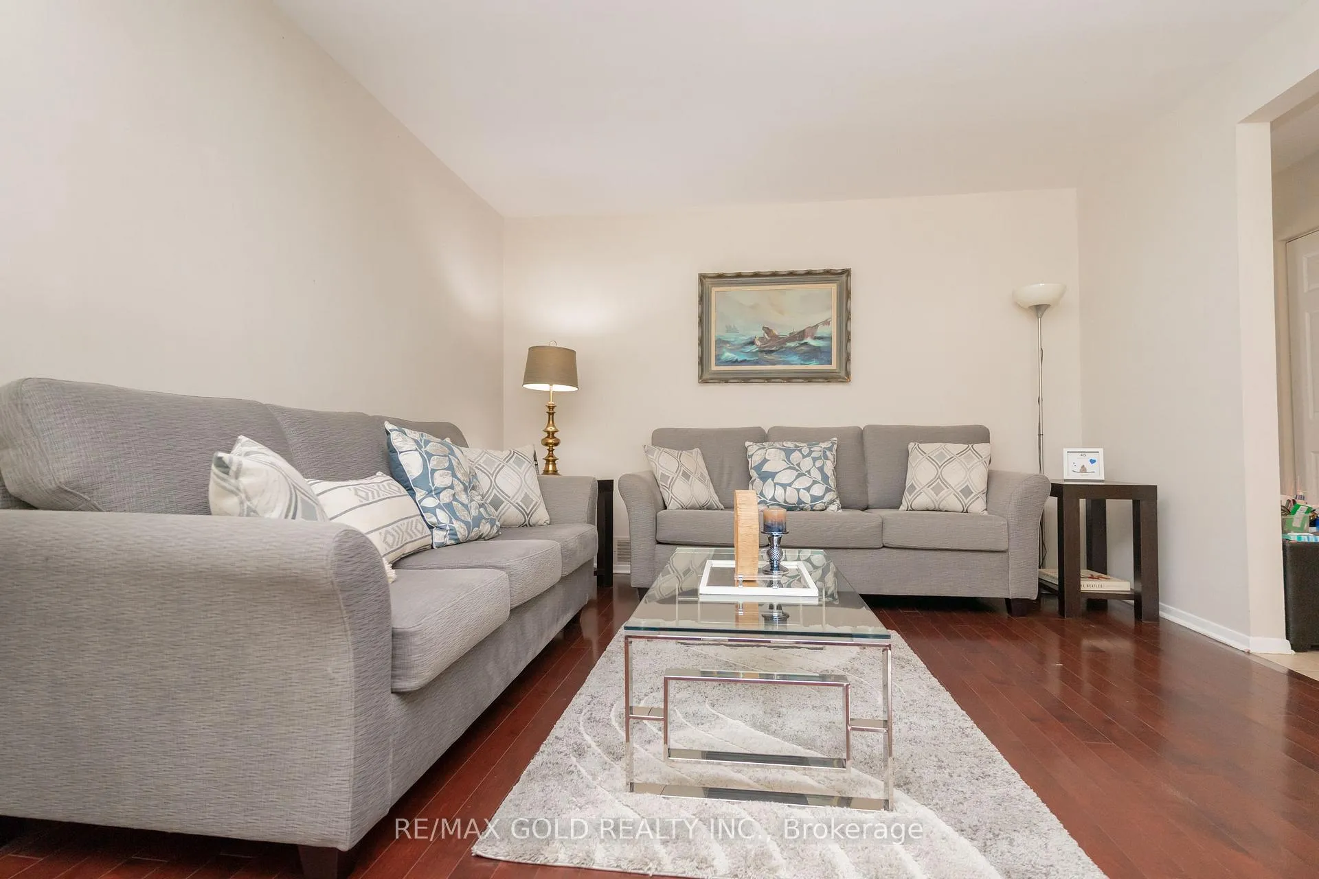 Photo 14 of 16 Drury Crescent, Brampton, Southgate — HOMEH