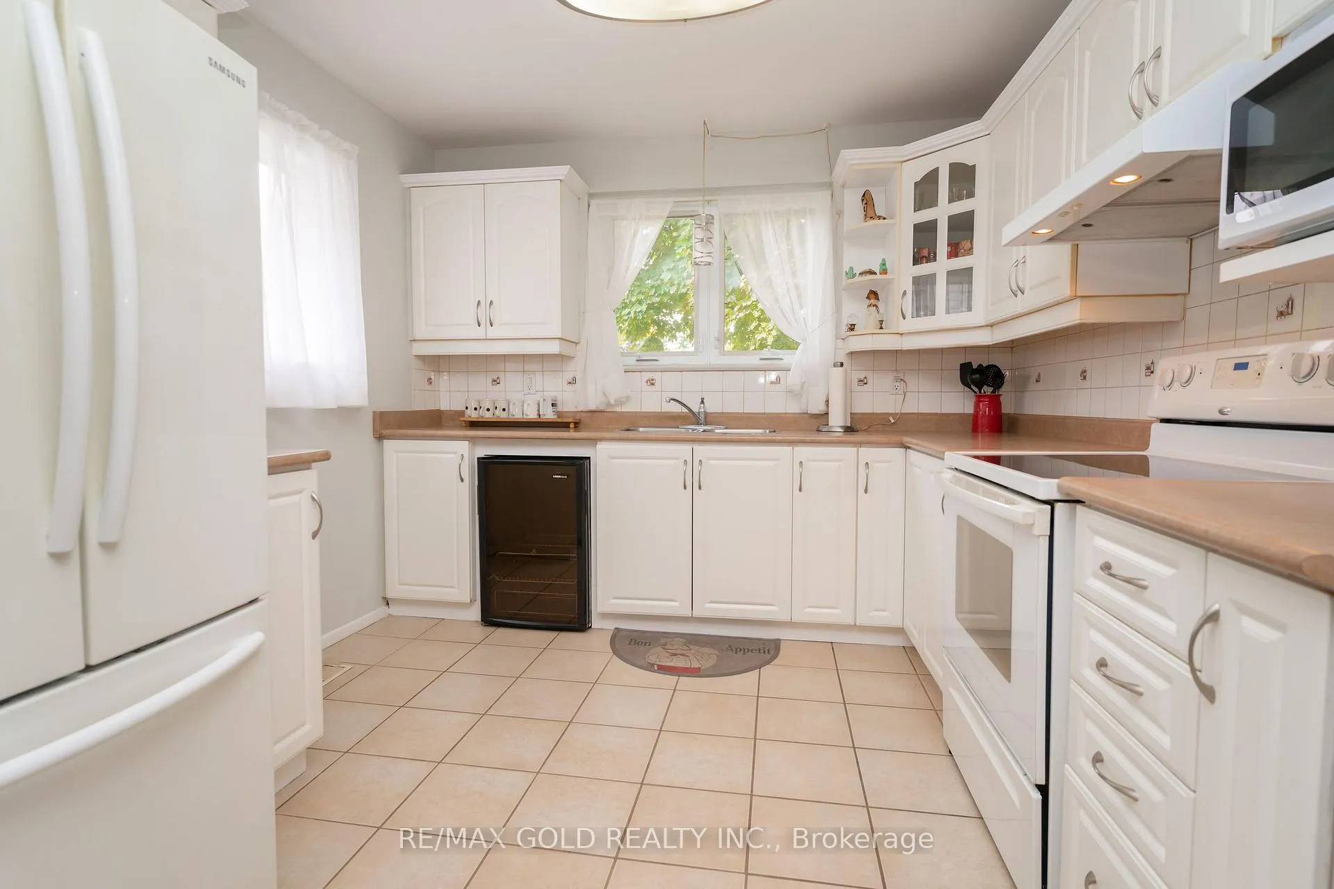 Photo 15 of 16 Drury Crescent, Brampton, Southgate — HOMEH