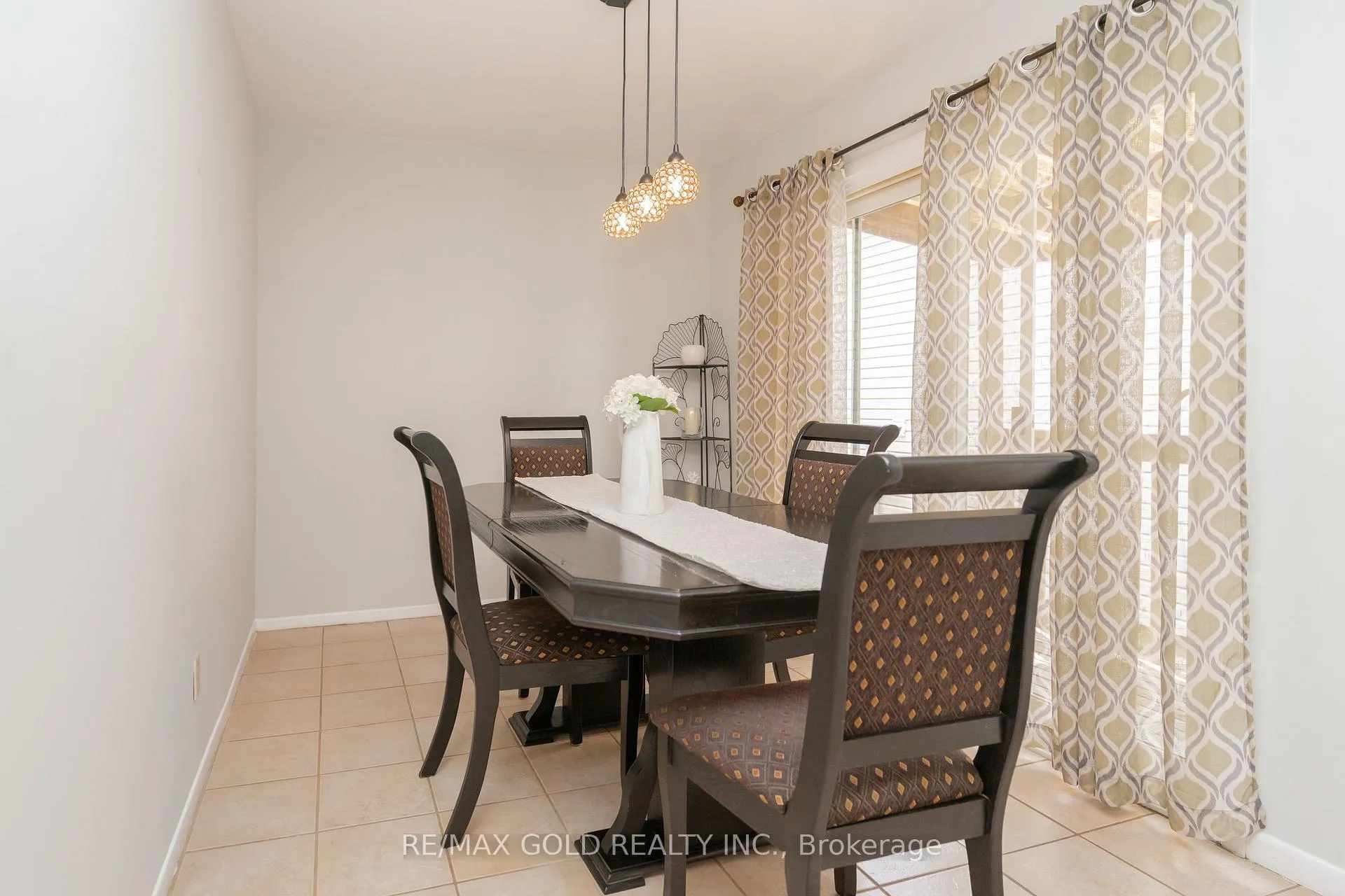 Photo 19 of 16 Drury Crescent, Brampton, Southgate — HOMEH