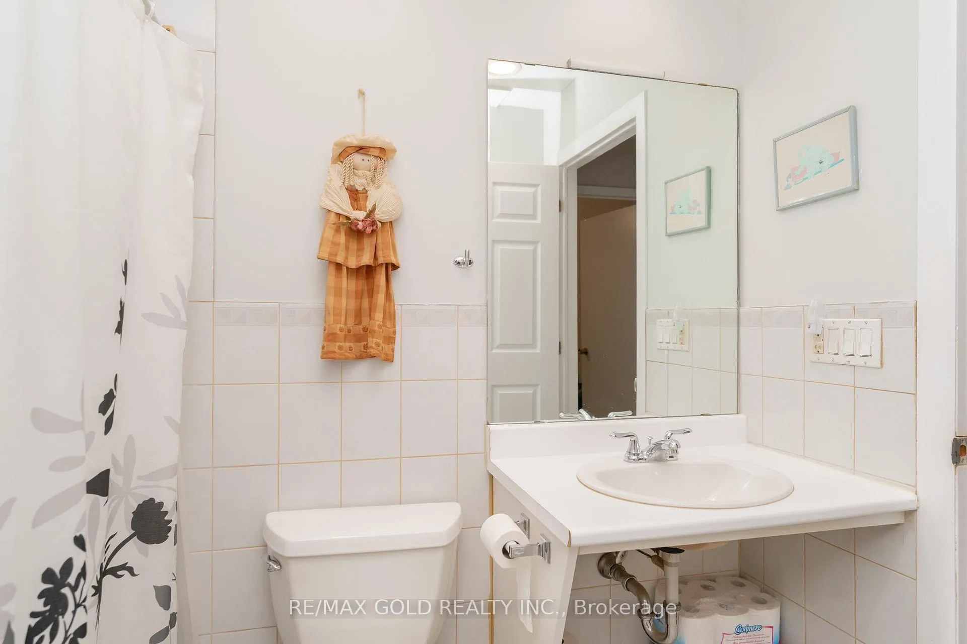 Photo 25 of 16 Drury Crescent, Brampton, Southgate — HOMEH