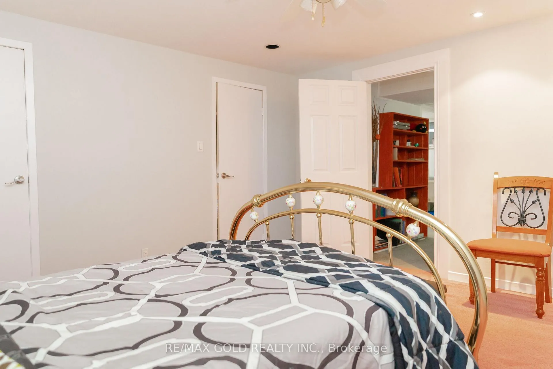 Photo 34 of 16 Drury Crescent, Brampton, Southgate — HOMEH