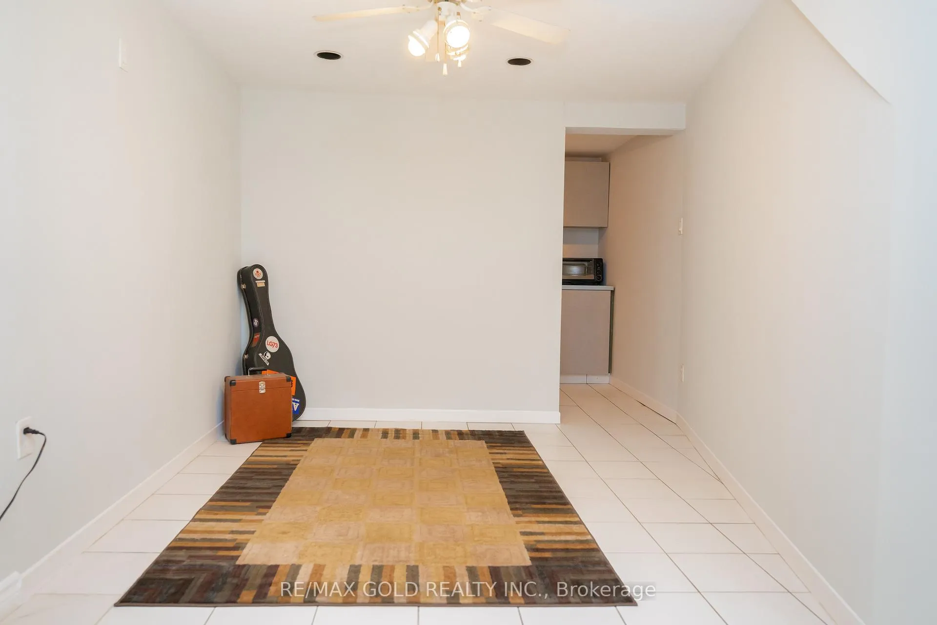 Photo 35 of 16 Drury Crescent, Brampton, Southgate — HOMEH