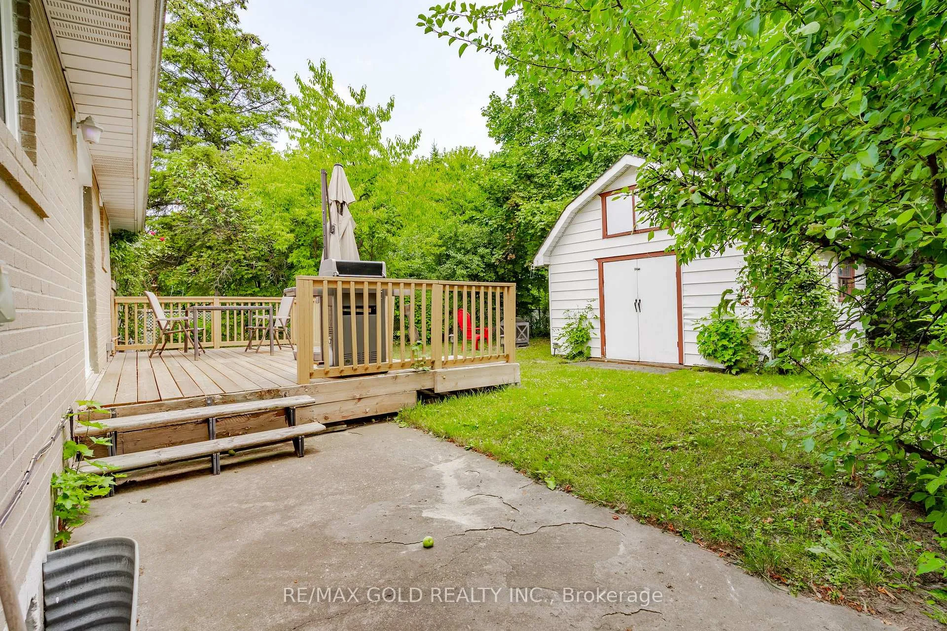 Photo 40 of 16 Drury Crescent, Brampton, Southgate — HOMEH